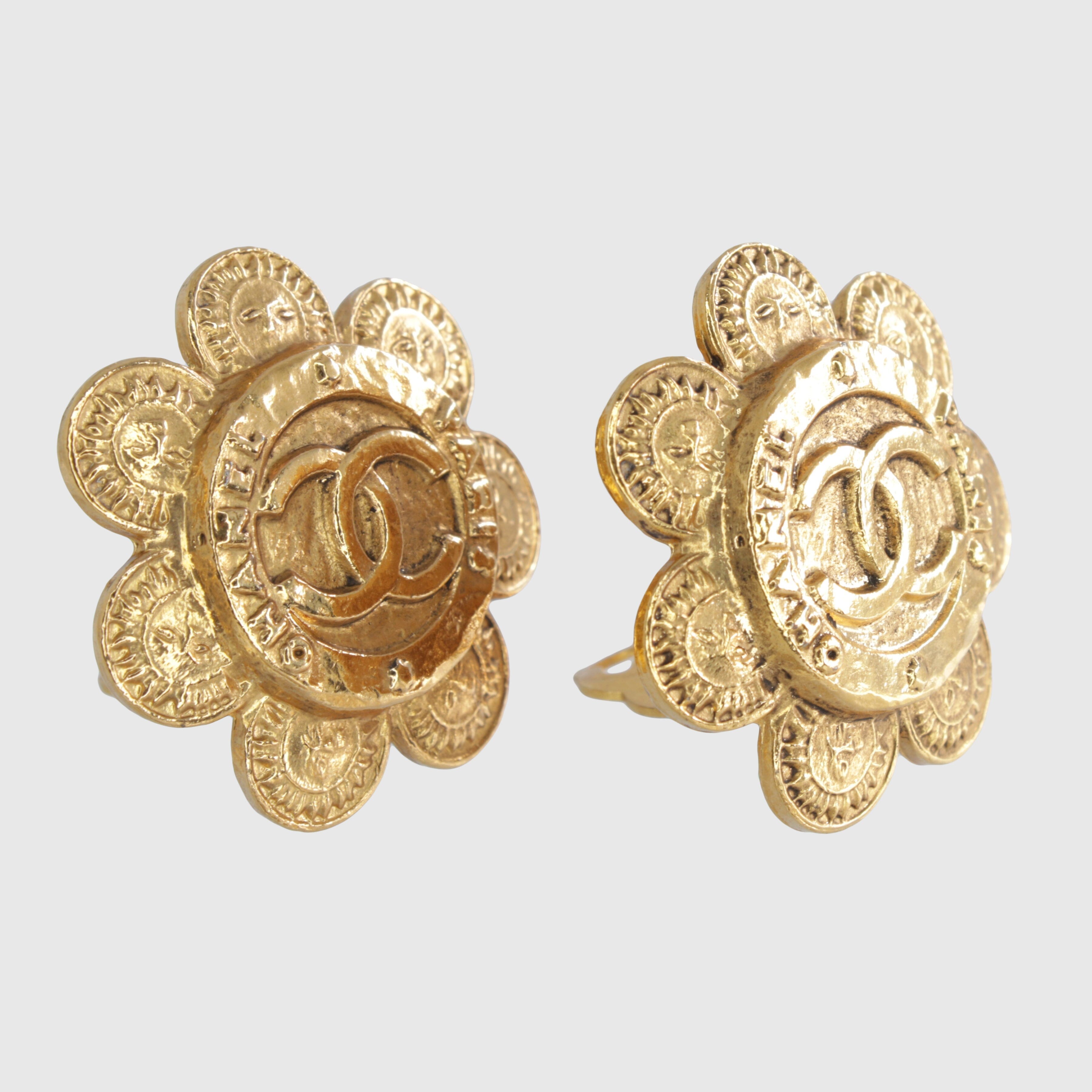 Gold Vintage CC Logo Flower Clip On Earrings Accessories Chanel