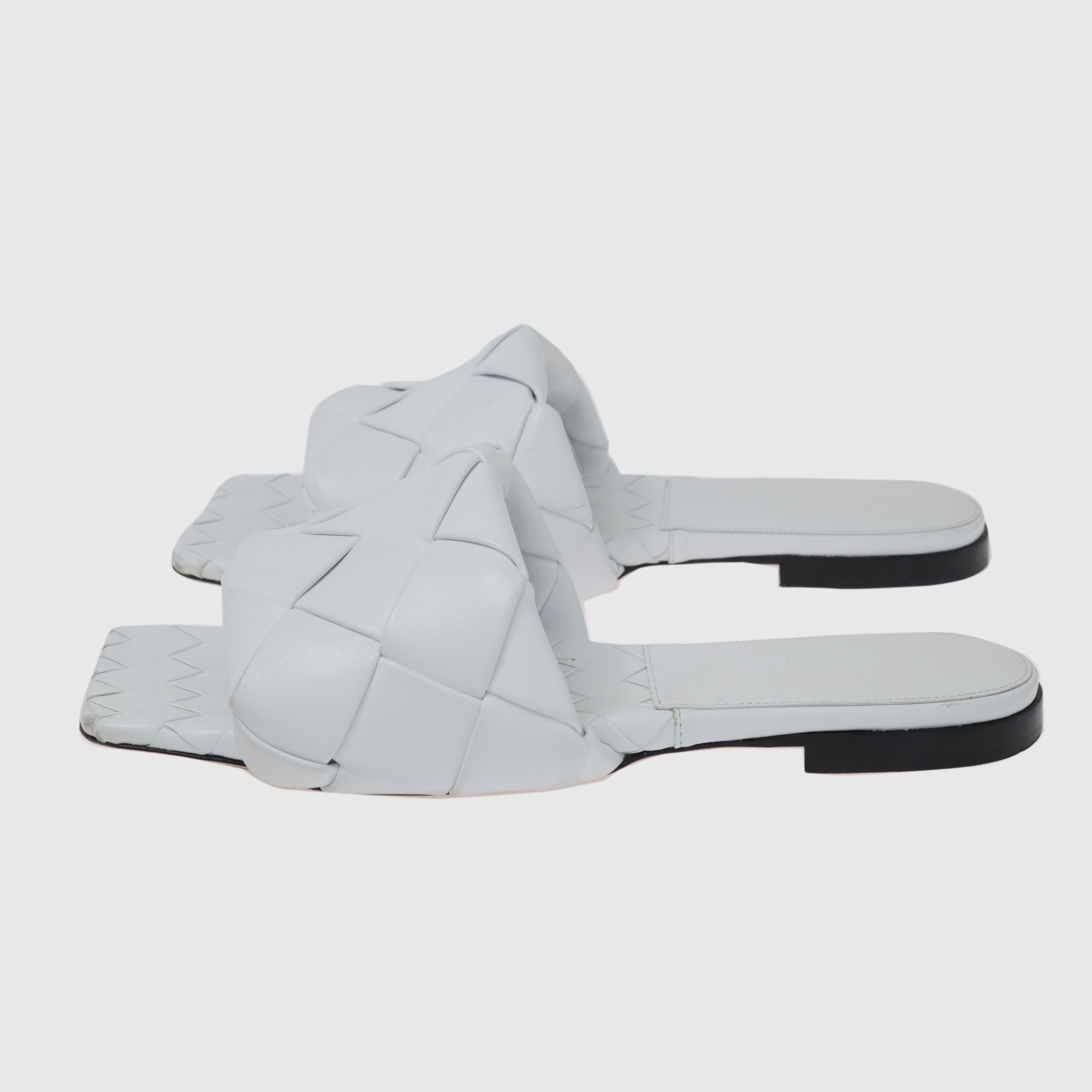 White Intrecciato Lido Flat Sandal Shoes Bottega Veneta 