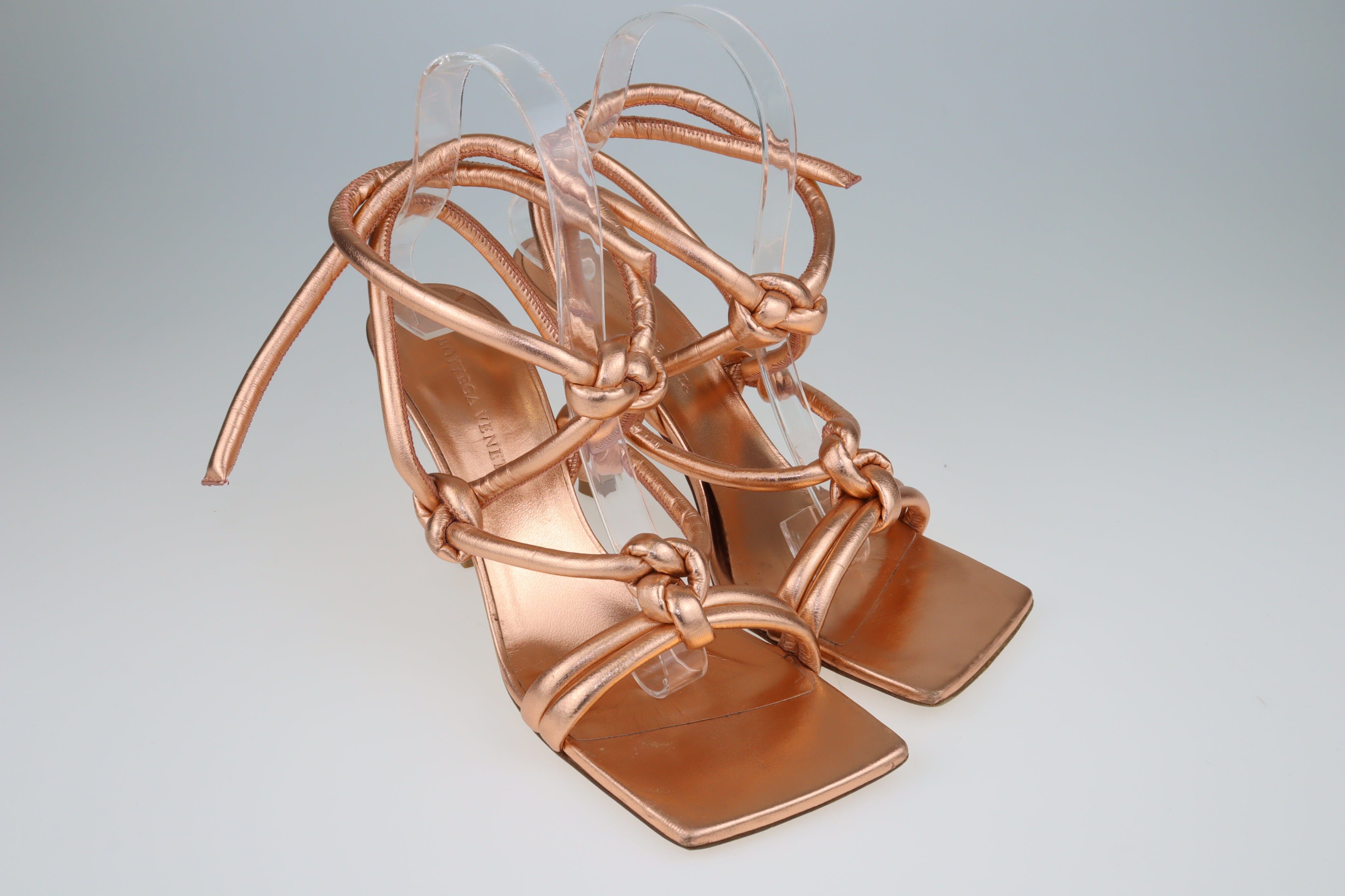 Metallic Rose Gold Knot Sandals Shoes Bottega Veneta 