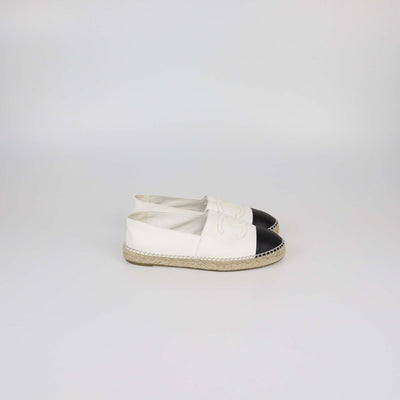 Chanel White/Black Leather CC Cap Toe Espadrille Flats