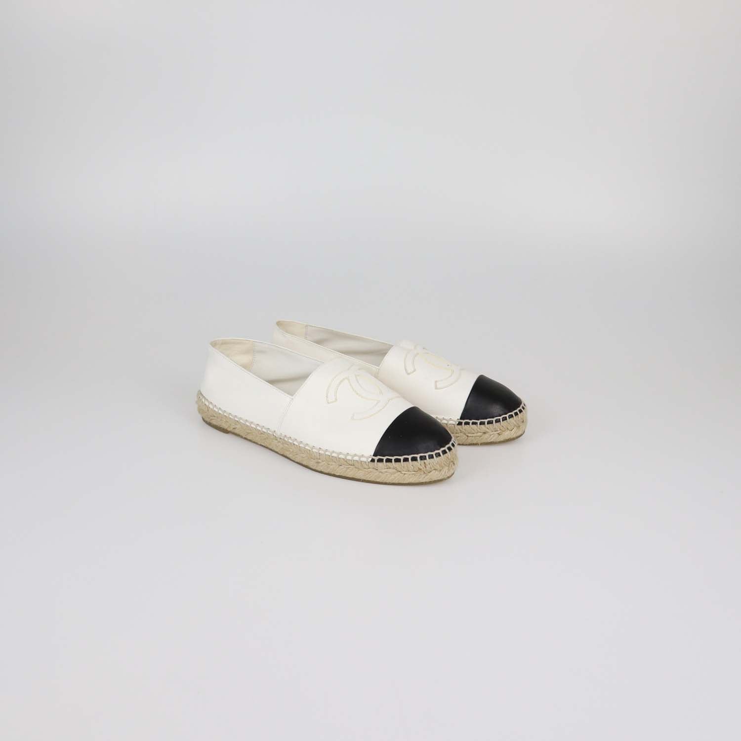 Chanel White/Black Leather CC Cap Toe Espadrille Flats