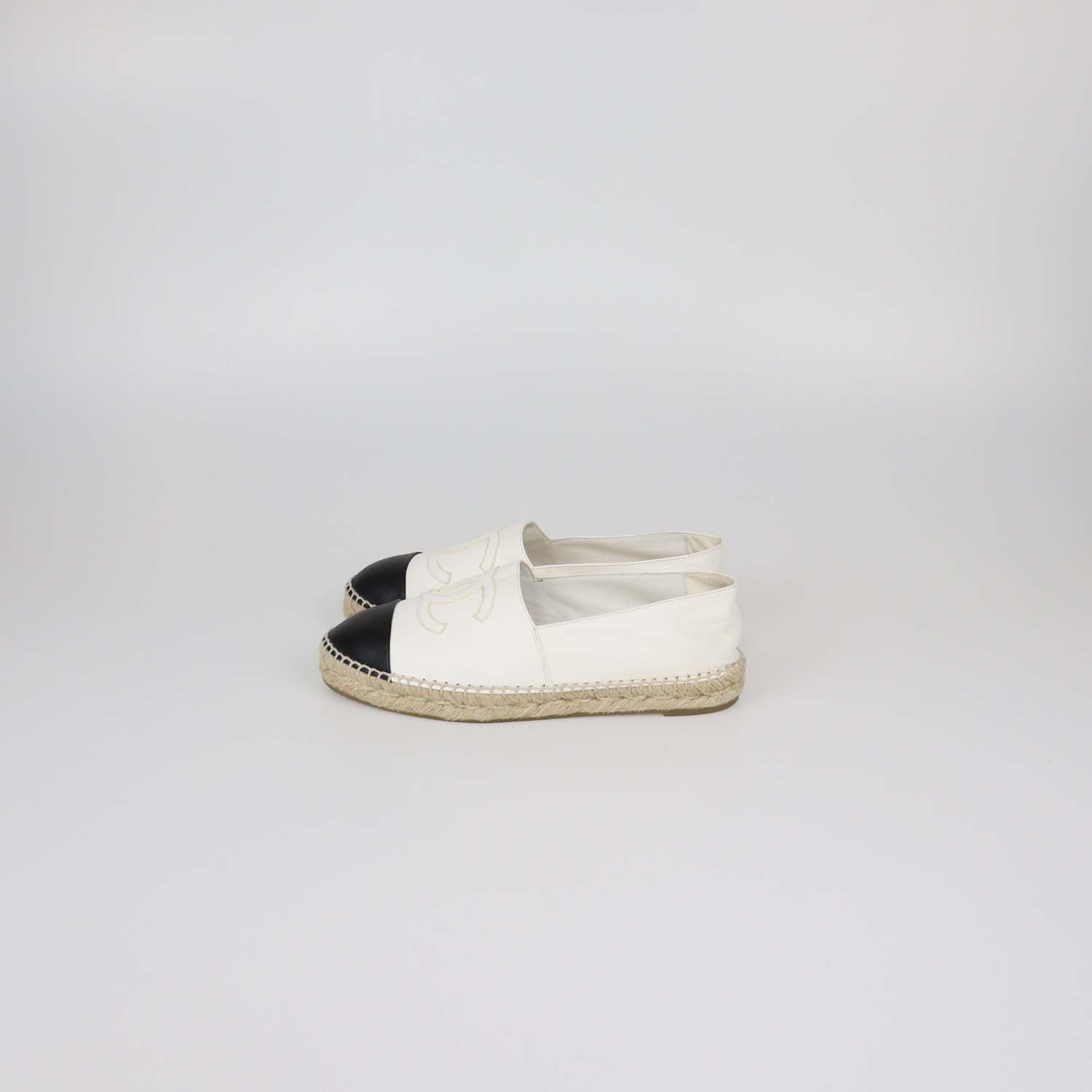 Chanel White/Black Leather CC Cap Toe Espadrille Flats