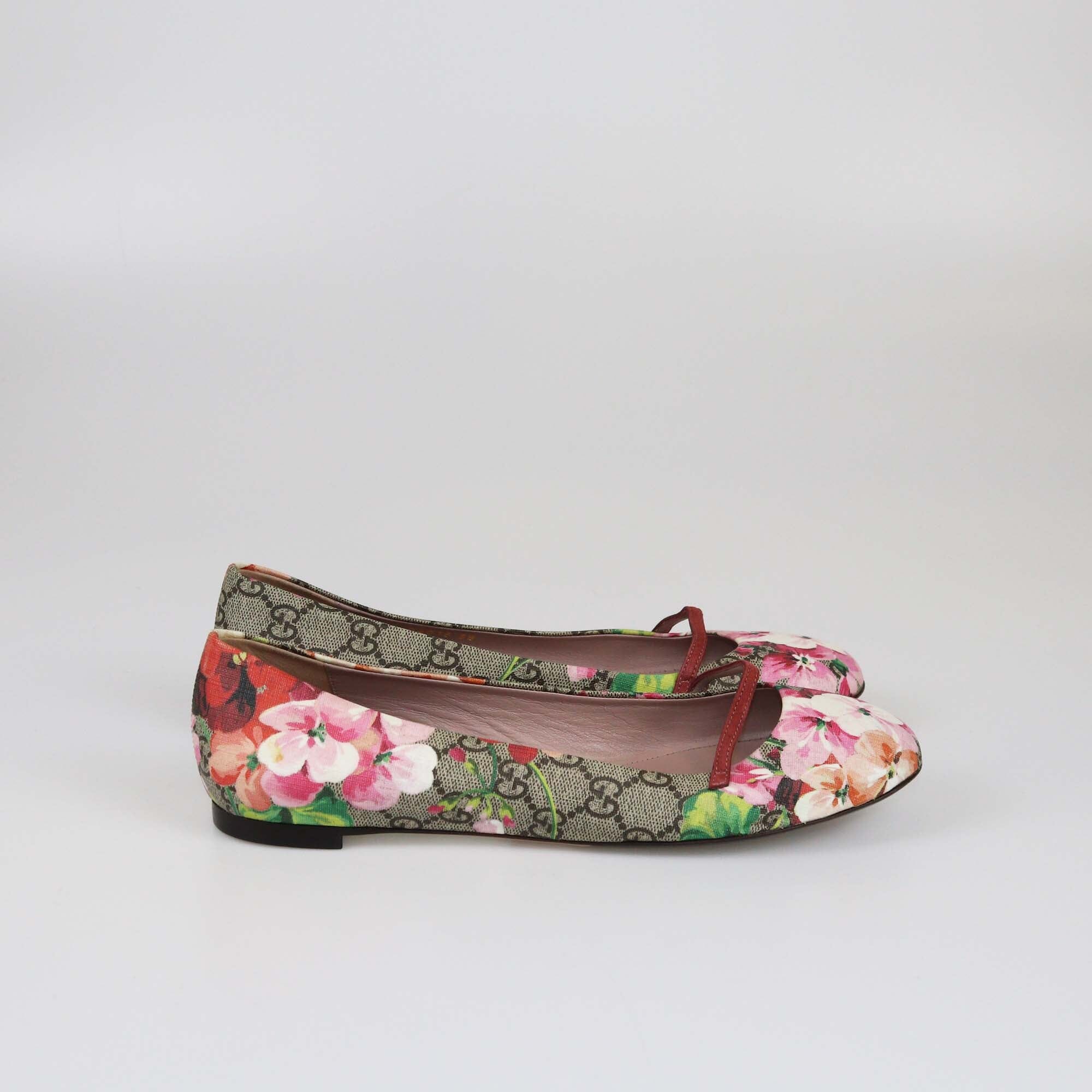 Gucci Red Floral Printed GG Supreme Blooms Ballet Flats Womens Gucci 