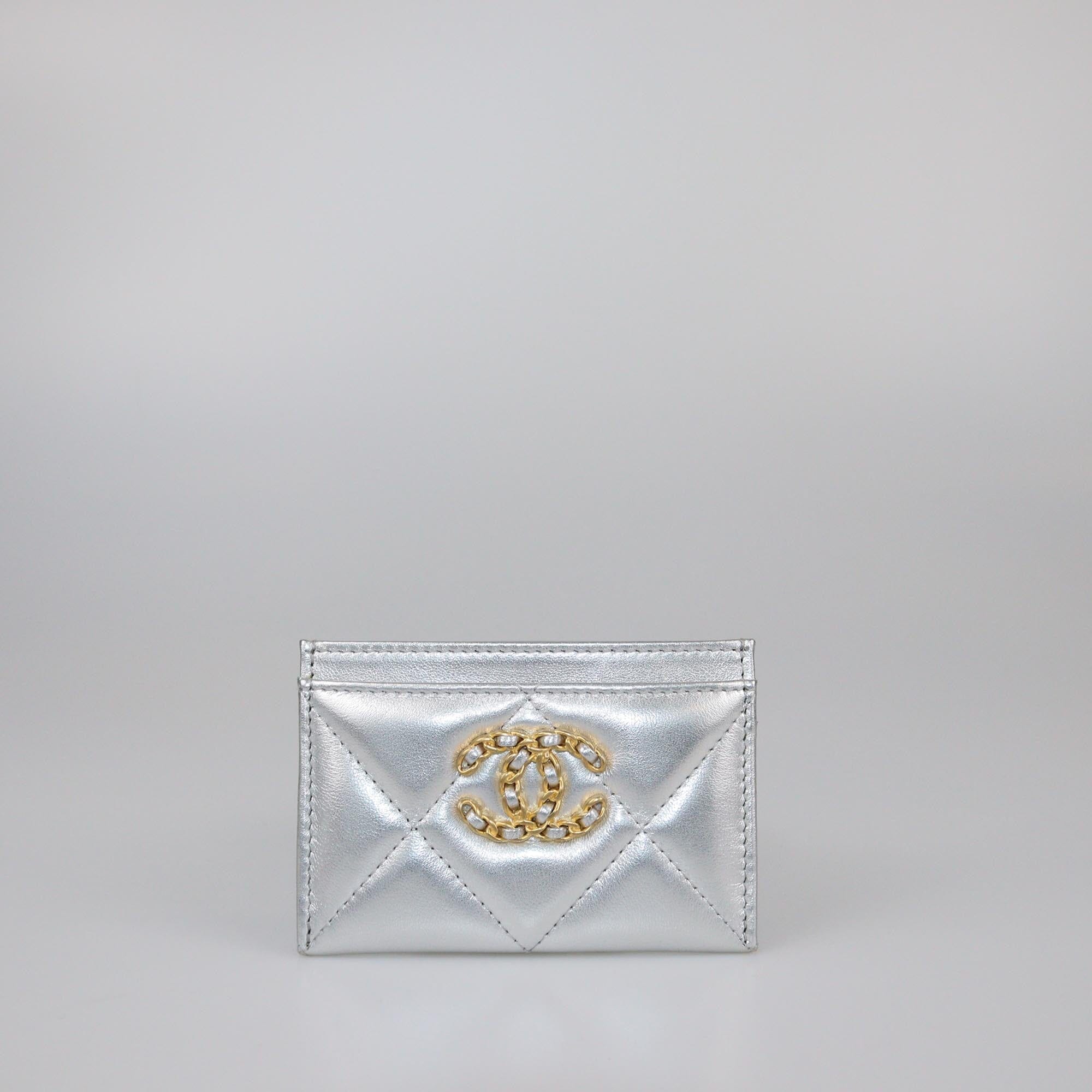 Chanel Sliver Quilted CC Chain O-Card Holder Womens Chanel 