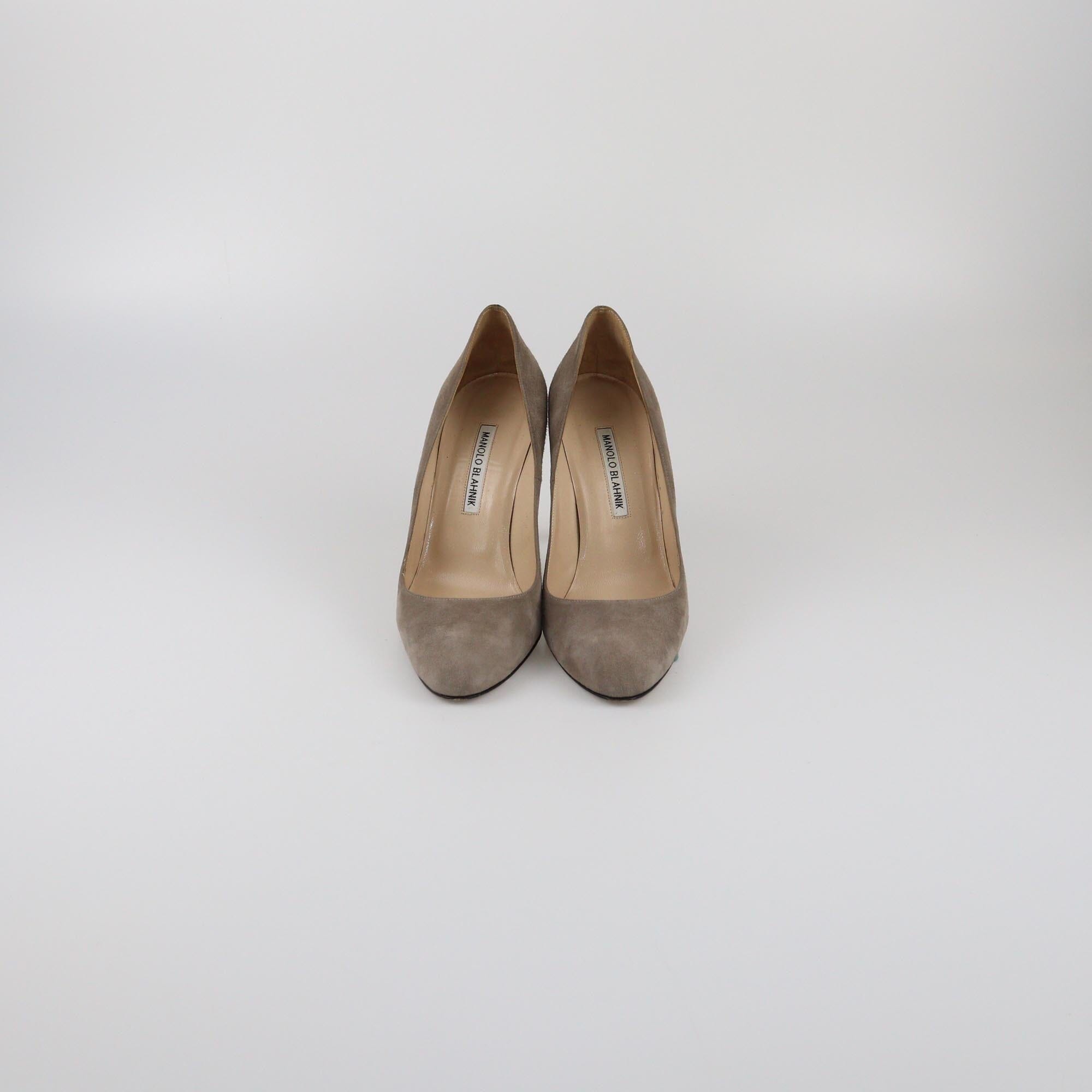 Manolo Blahnik Beige Round Toe Pumps Womens Manolo Blahnik 