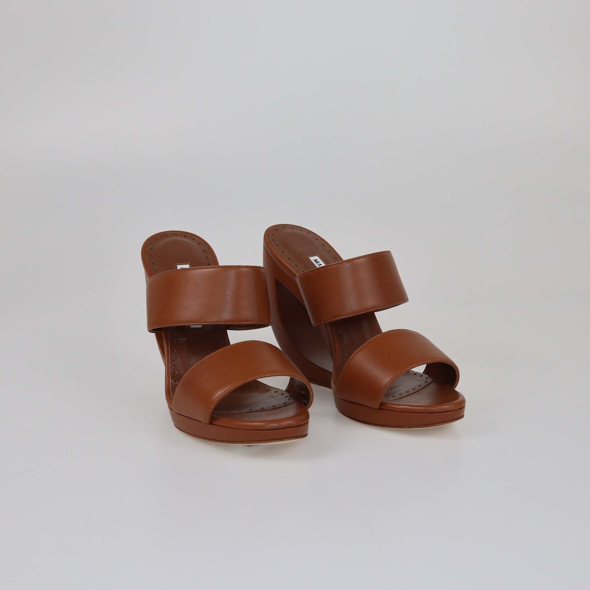 Manolo Blahnik Brown Welli Oscar Sculptural Mule Sandals Womens Manolo Blahnik 