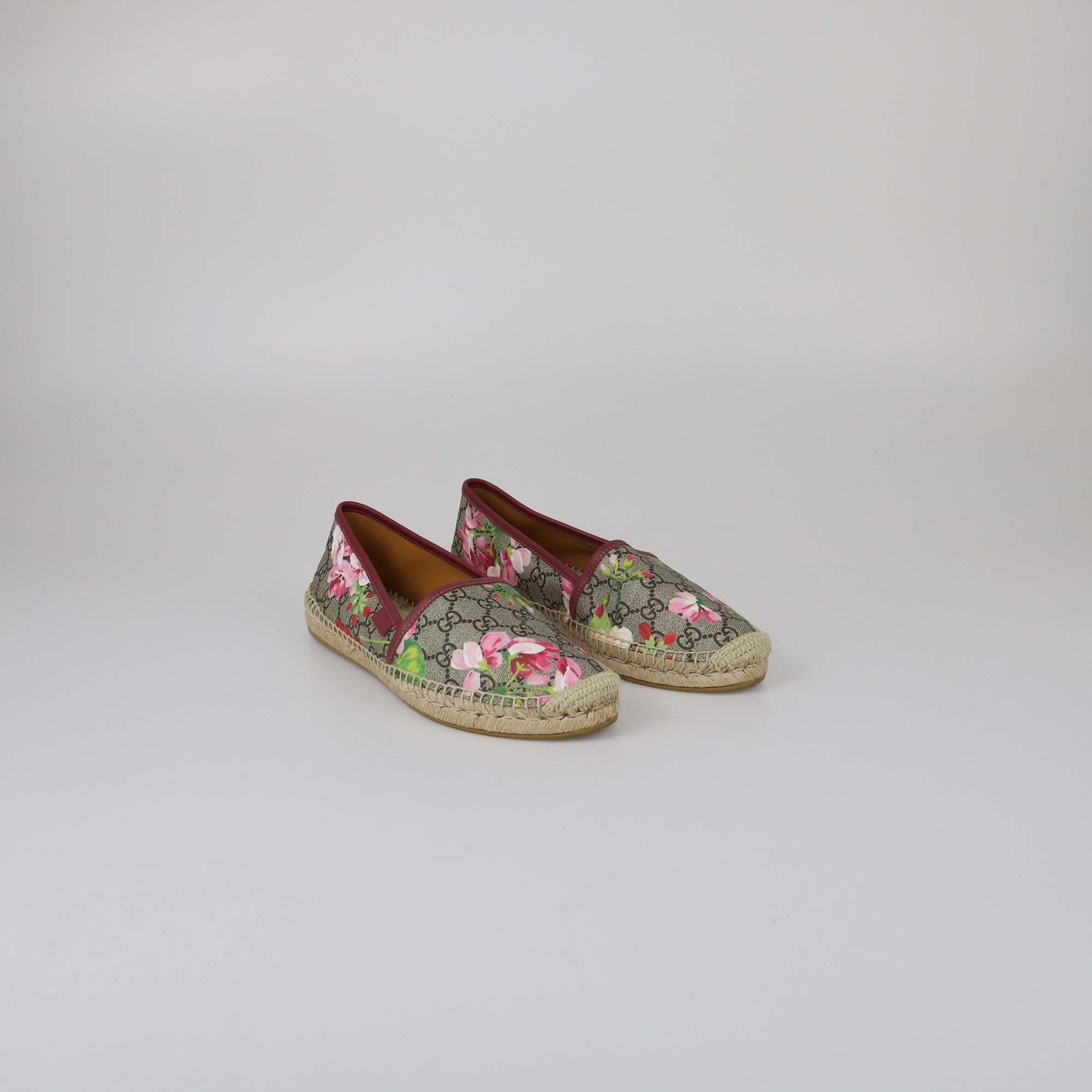 Gucci Beige GG Supreme Blooms Espadrilles Flats Womens Gucci 