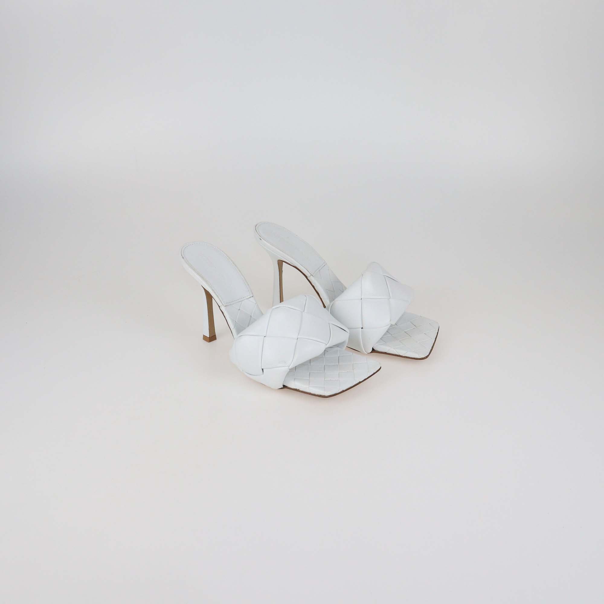 Bottega Veneta White Intrecciato Leather Lido Slide Sandals