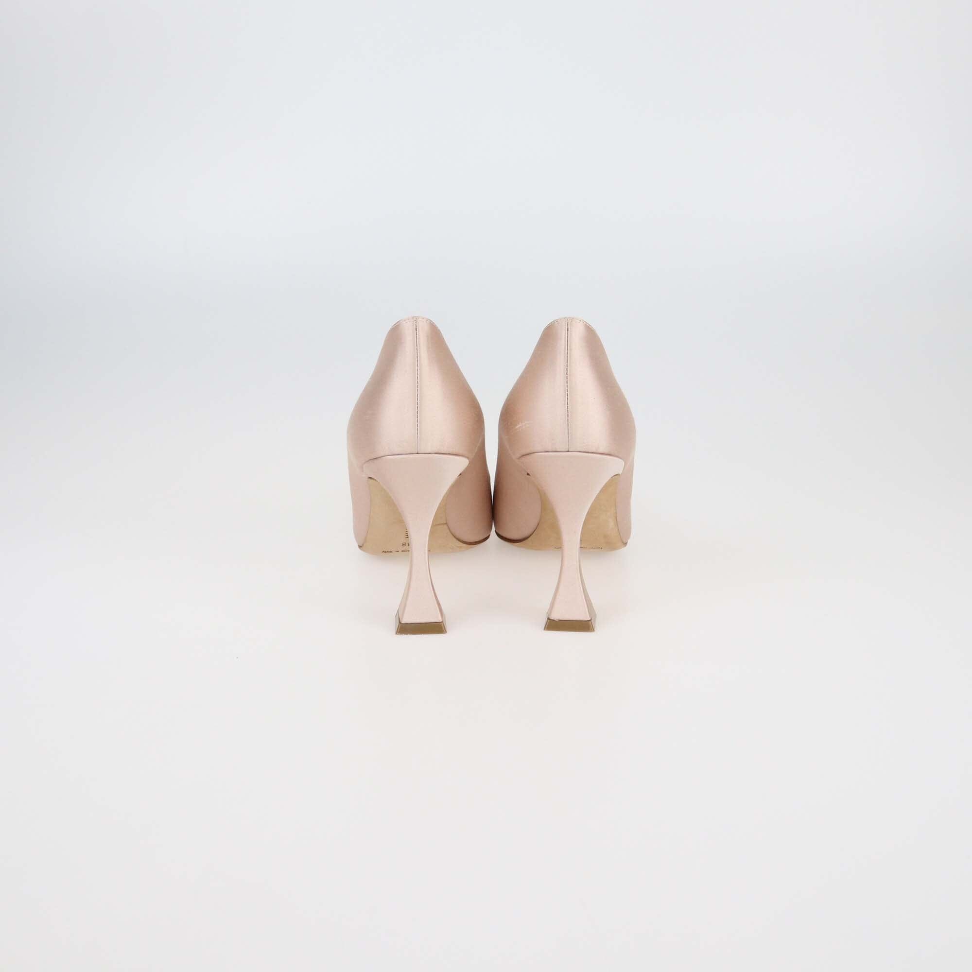 Manolo Blahnik Blush Pink Satin Crystal Floritanuhi Pumps Womens Manolo Blahnik 
