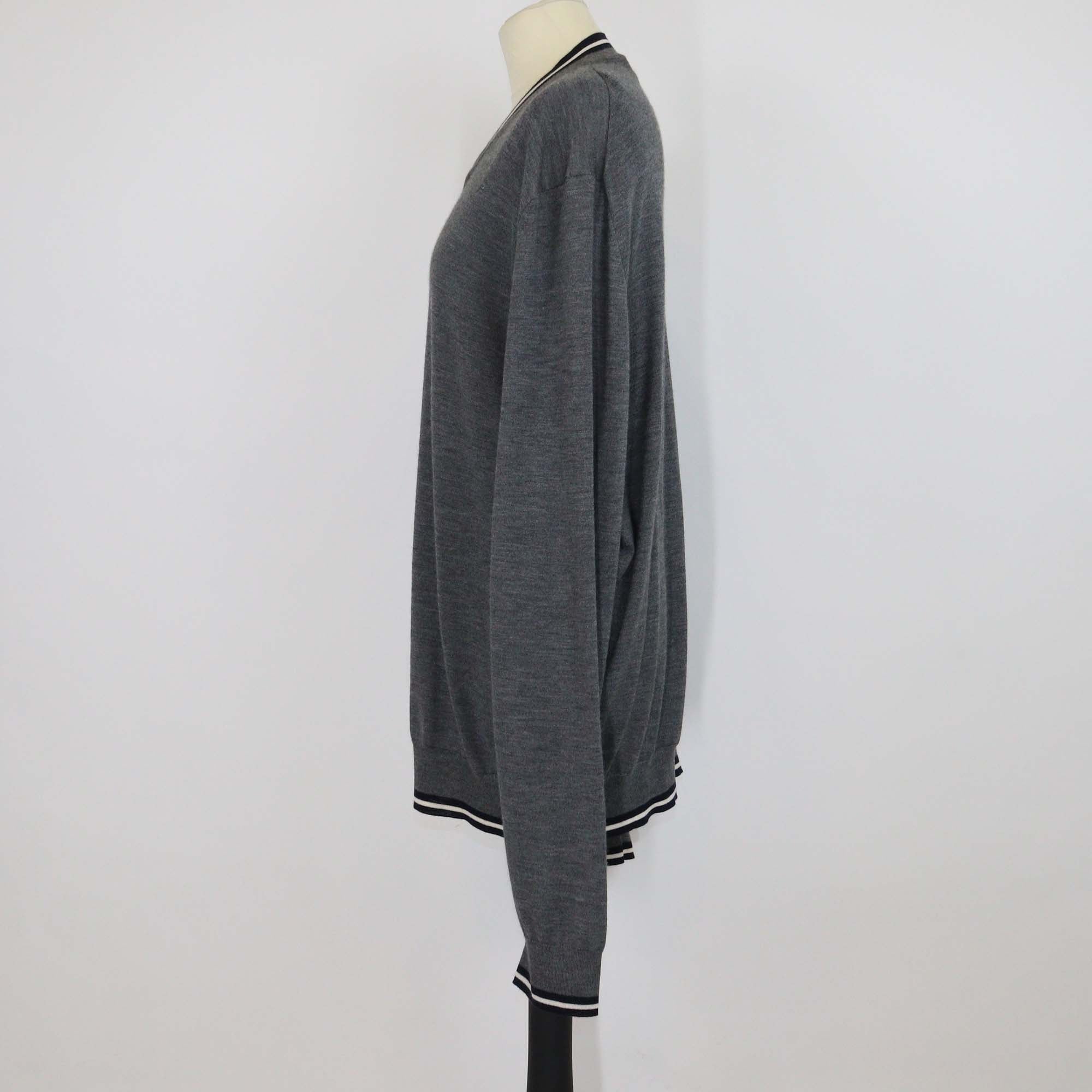 Hermes Grey Cashmere & Silk V Neck Long Sleeve Sweater