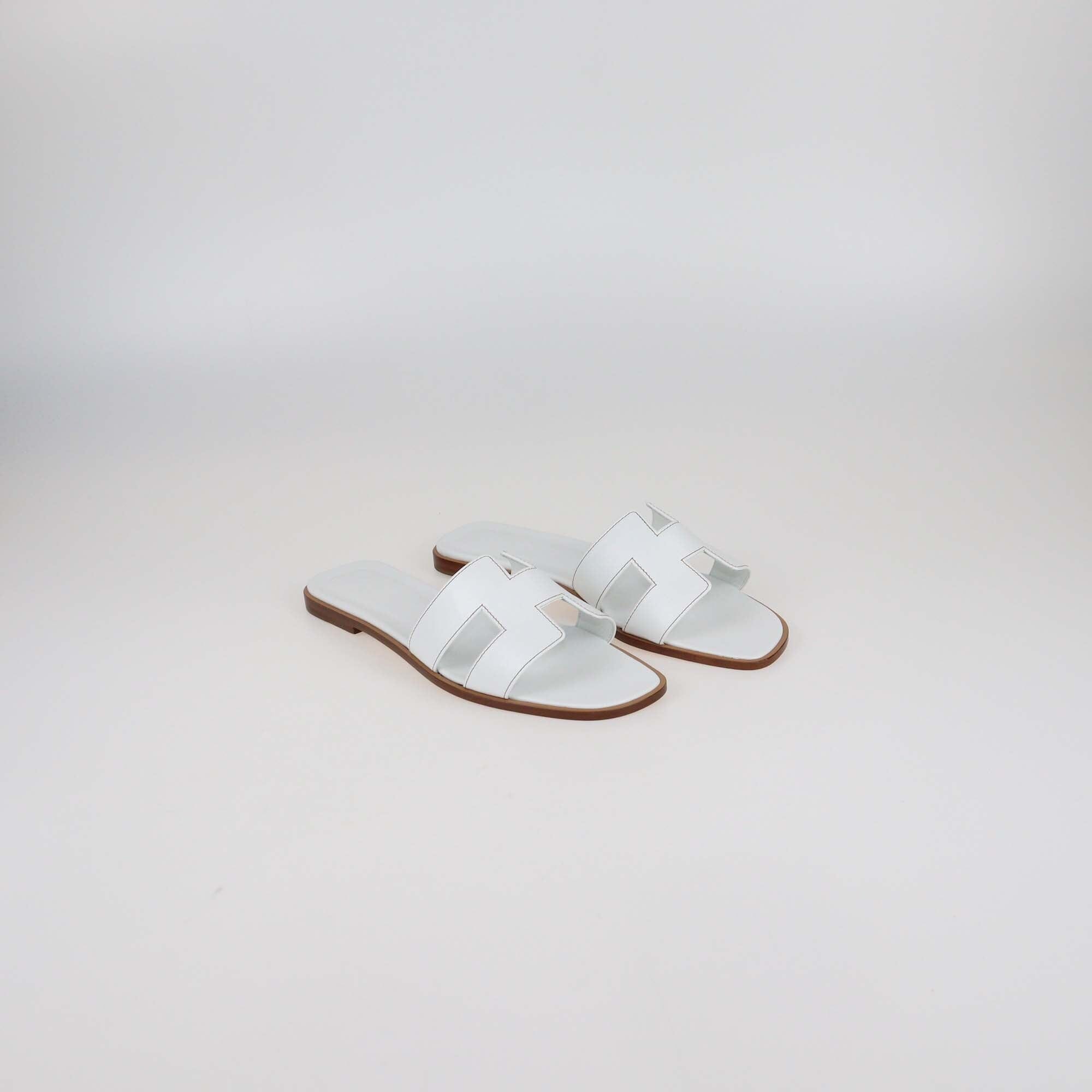 Hermes Blanc Box Leather Oran Flat Sandals Womens Hermes 