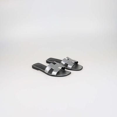 Hermes Gris Agente Leather Oran Flat Slide Sandals
