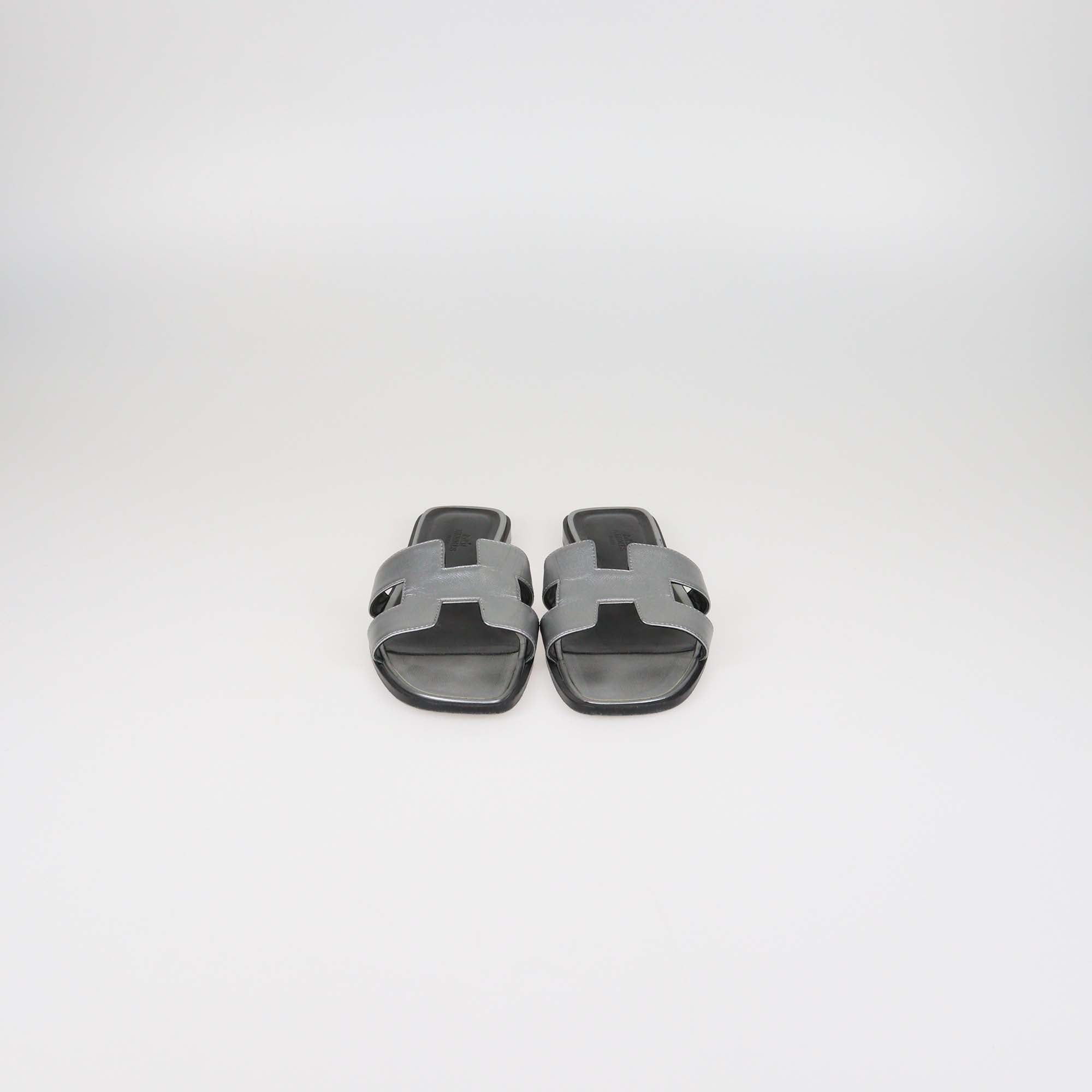 Hermes Gris Agente Leather Oran Flat Slide Sandals