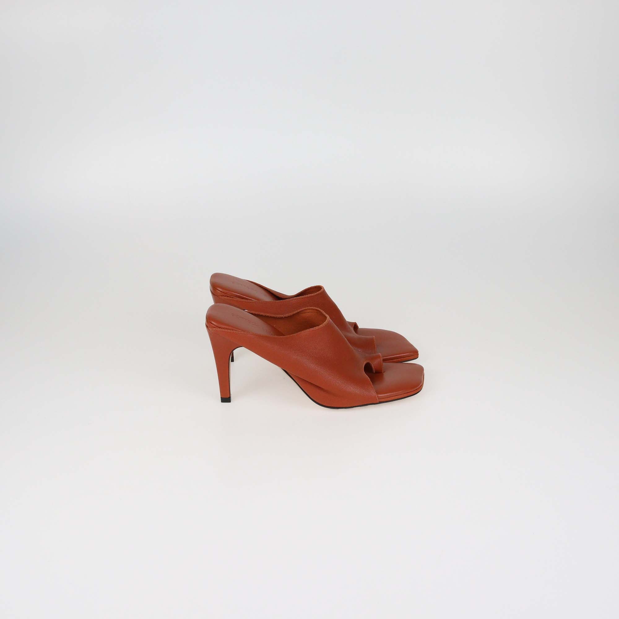 Bottega Veneta Brick Leather Thong Slide Sandals