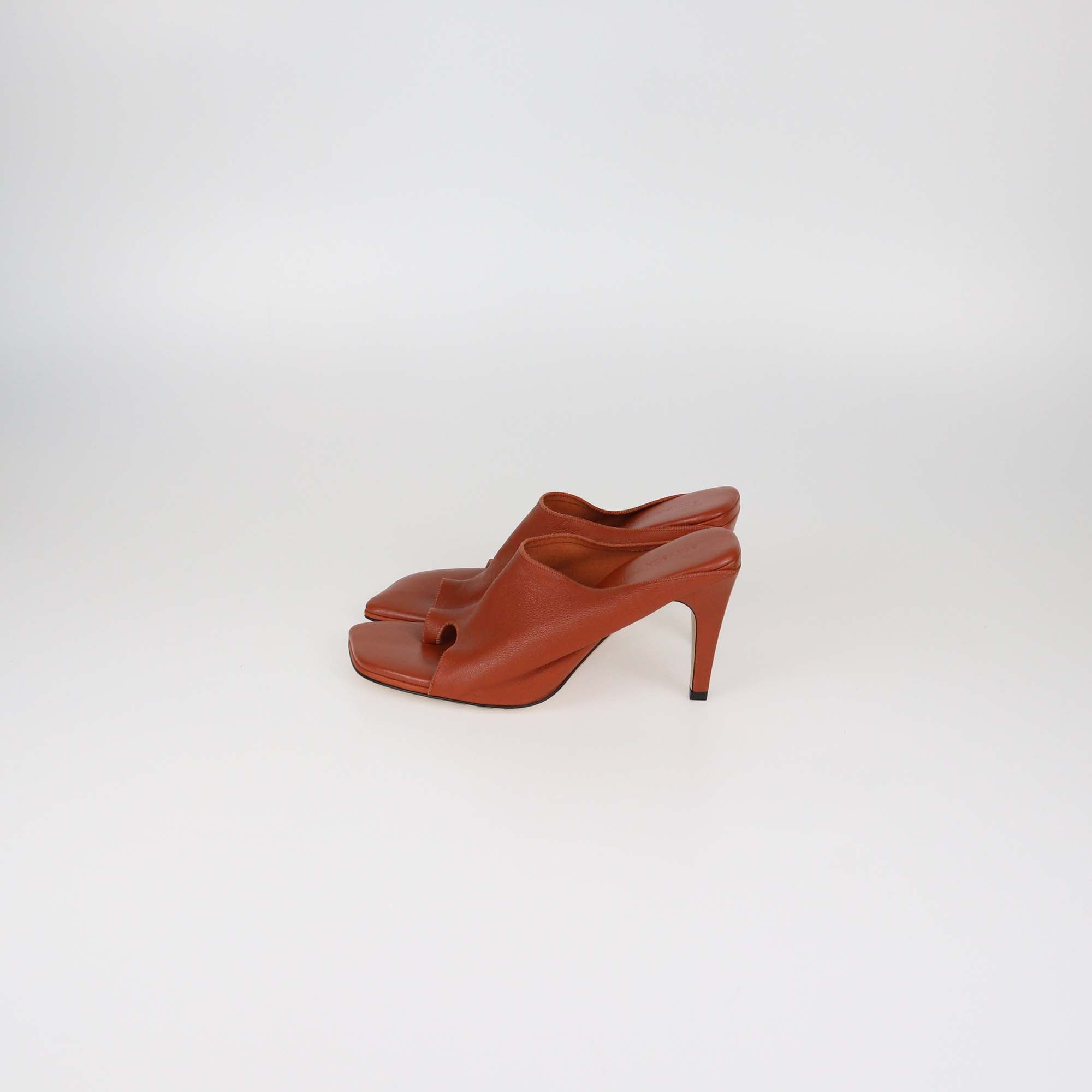 Bottega Veneta Brick Leather Thong Slide Sandals