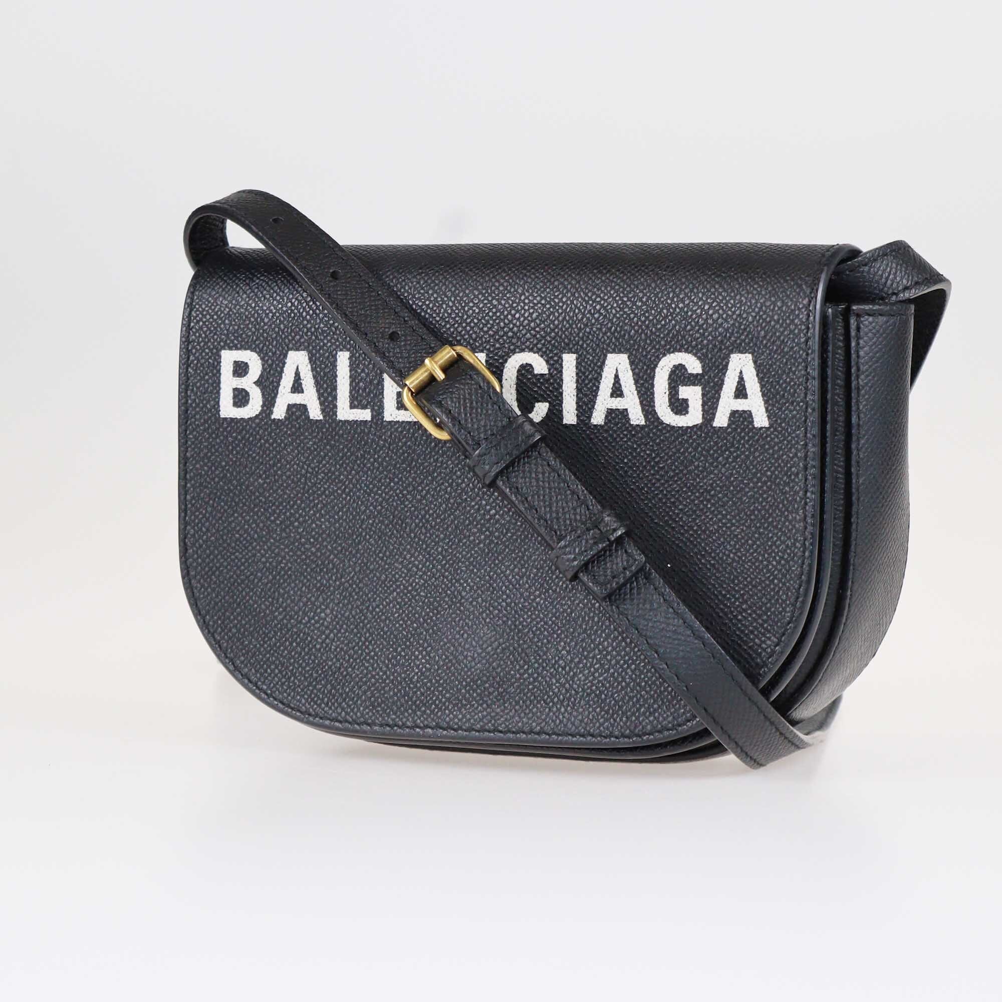 Balenciaga ville day online