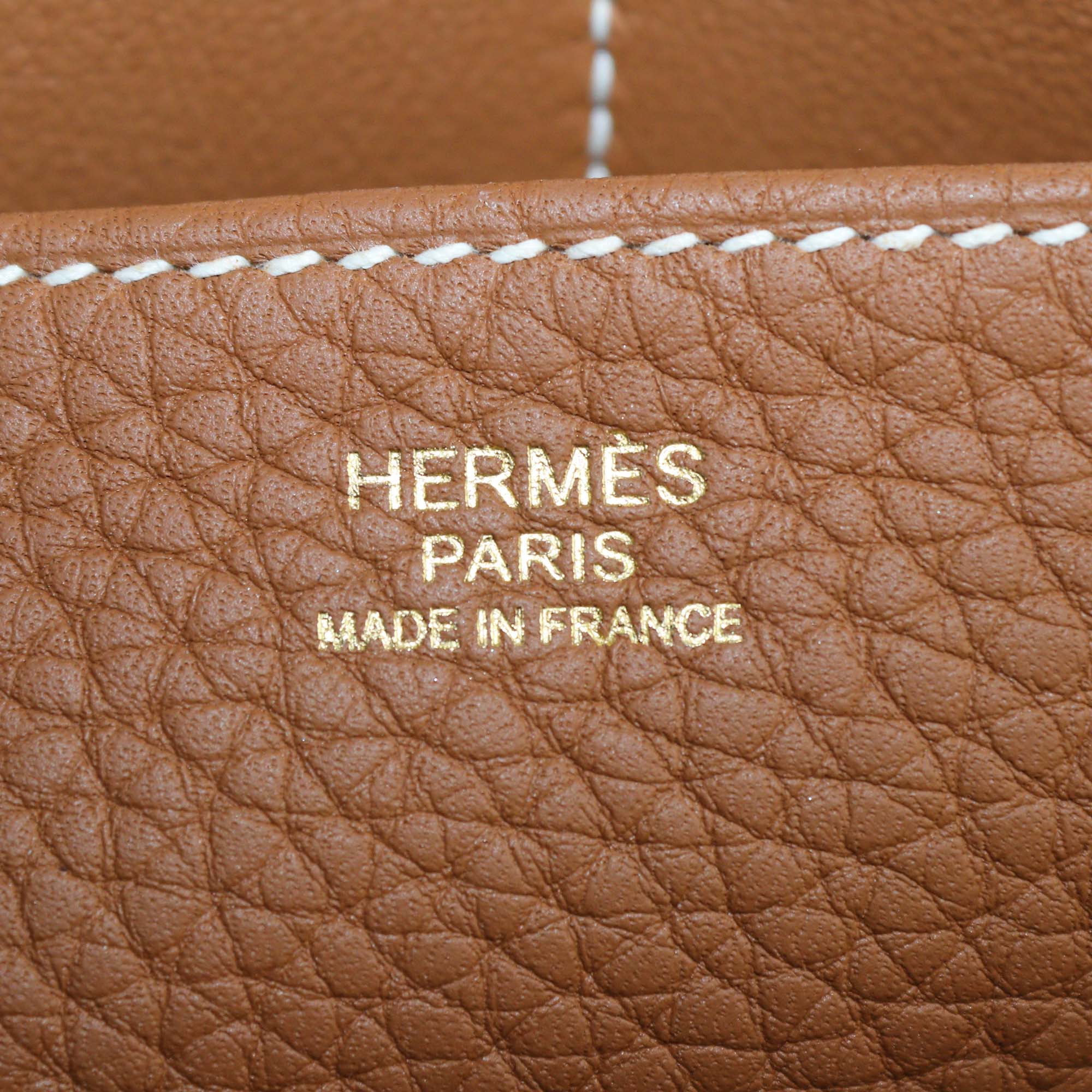Hermès Gold Taurillon Clemence Leather Gold Hardware Halzan 25 Bag