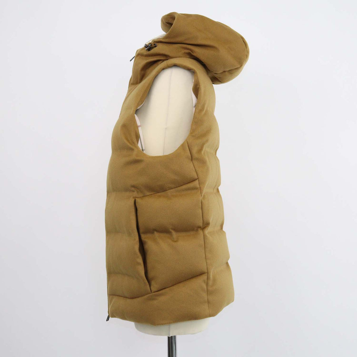 Loro Piana Brown Cashmere Quilted Fillmore Hooded Down Gilet