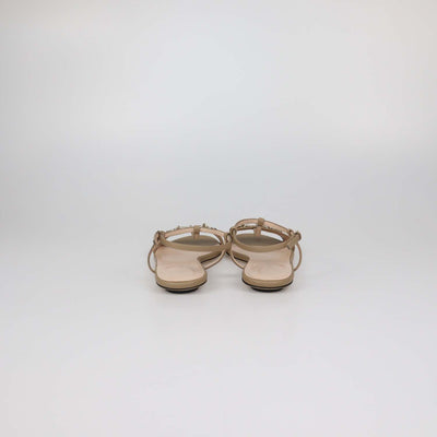 Gucci Beige Leather Horsebit T-Strap Flat Sandals
