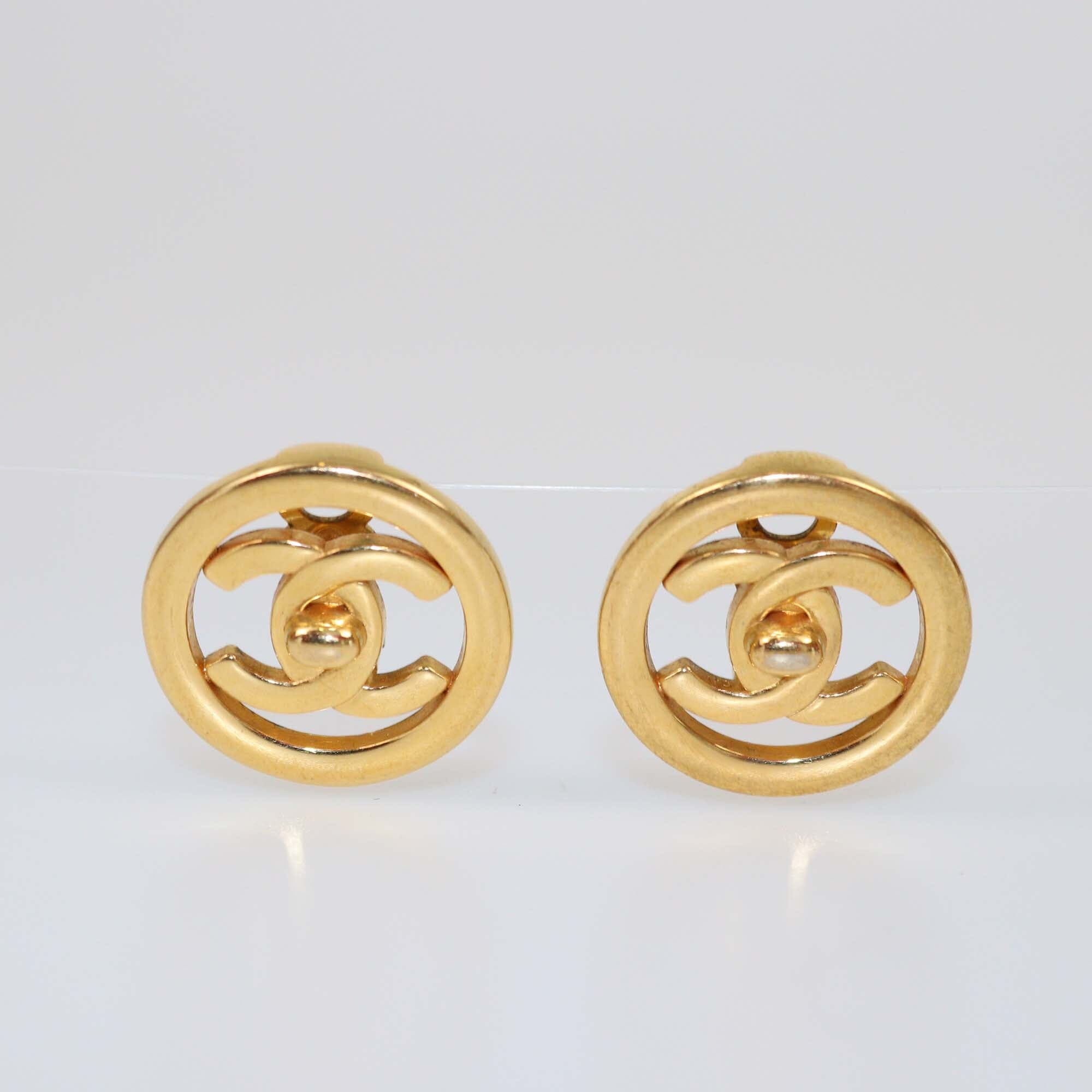 Chanel CC Vintage Gold Tone Clip Earrings Womens Chanel 