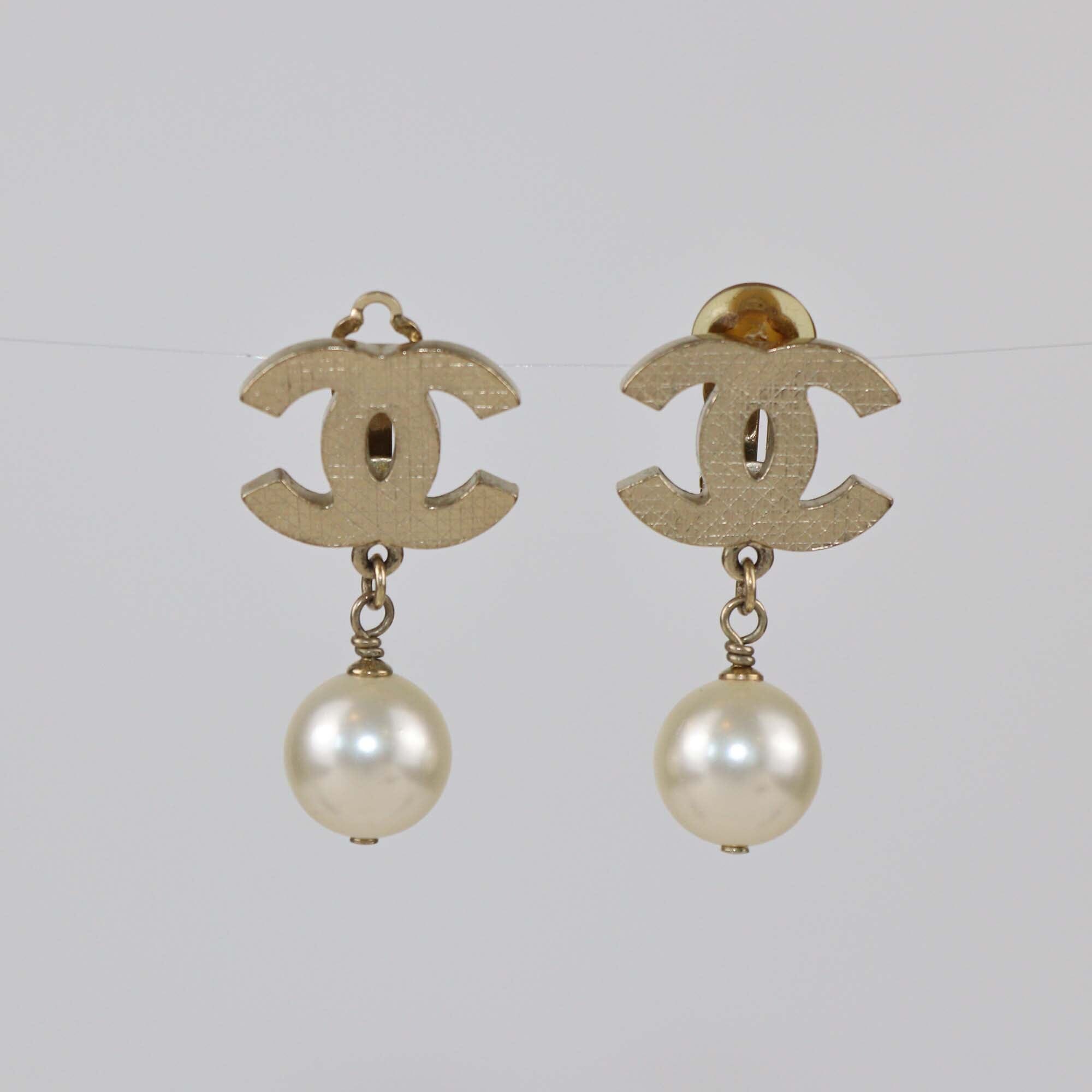 Chanel Gold Tone Faux Pearl CC Drop Clip-On Earrings Womens Chanel 