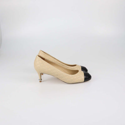 Chanel Beige/Black Quilted Leather CC Cap Toe Heel Pumps