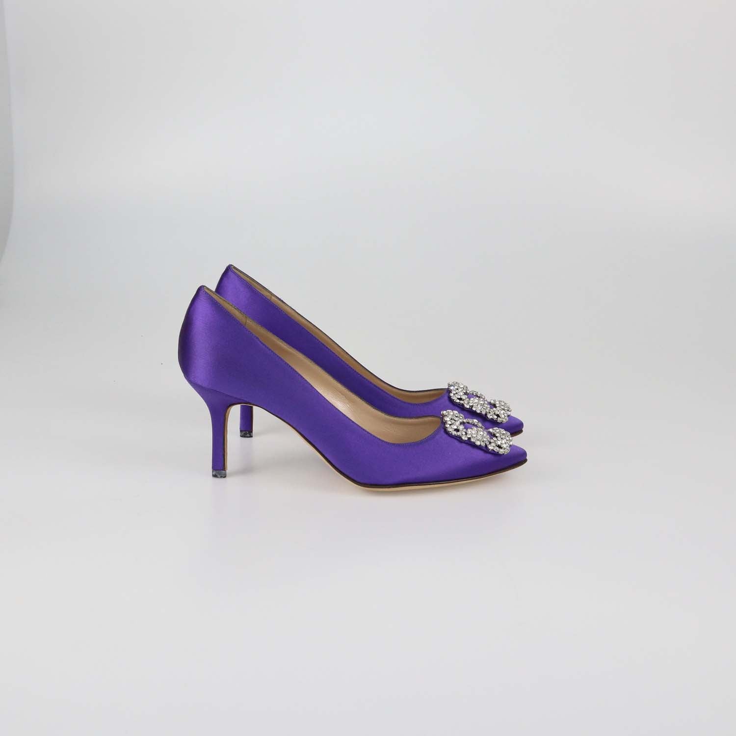 Manolo Blahnik Purple Satin Hangisi Pumps