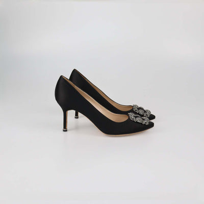 Manolo Blahnik Black Satin Hangisi Pumps
