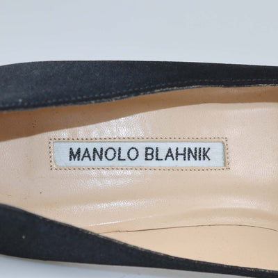 Manolo Blahnik Black Satin Hangisi Pumps