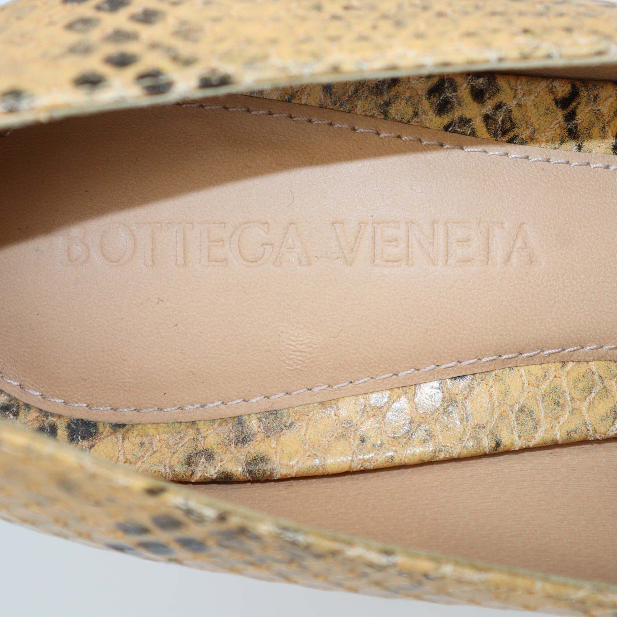 Bottega Veneta Brown Python Embossed Leather Knot Buckle Pumps