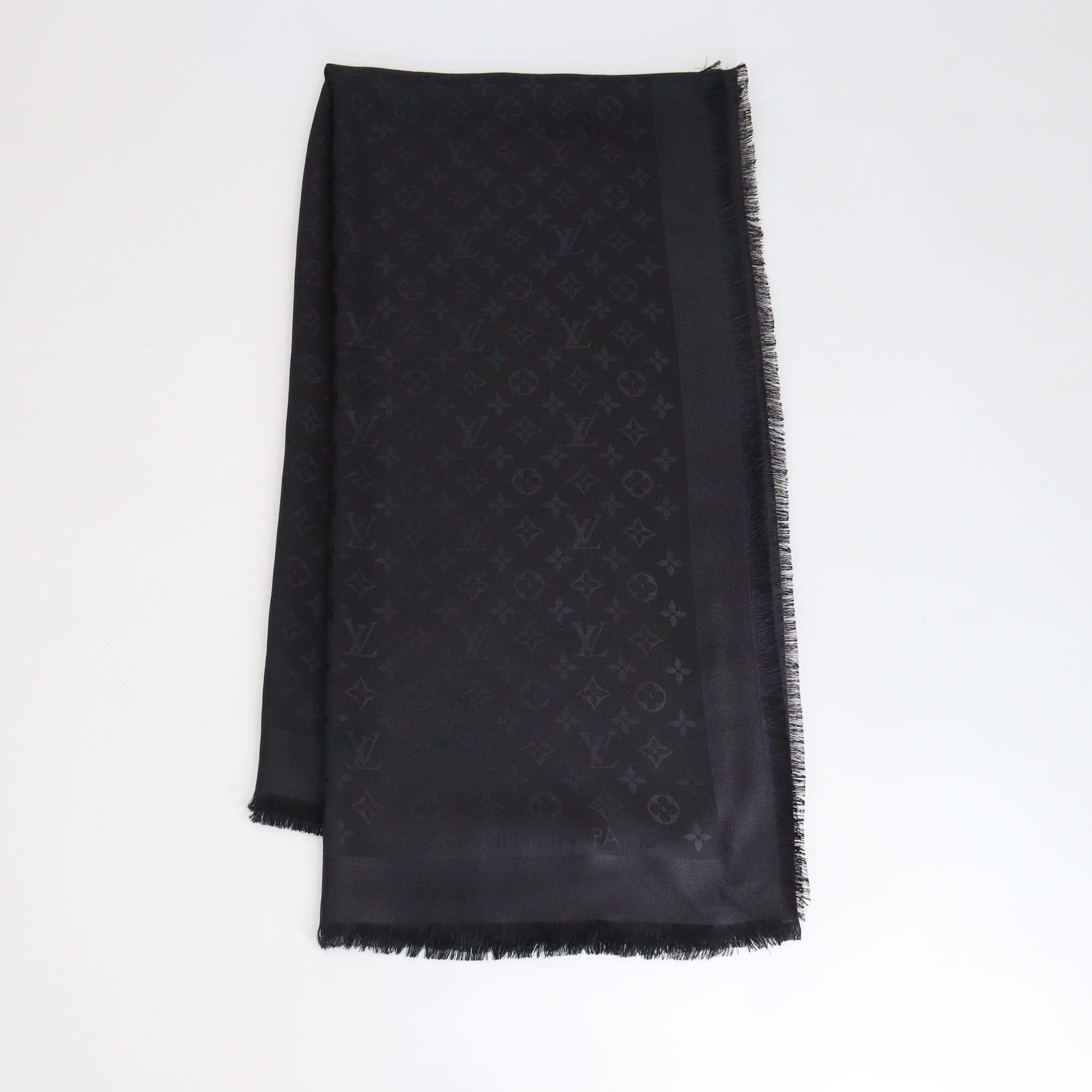 Louis Vuitton Black Monogram Classic Shawl Womens Louis Vuitton 