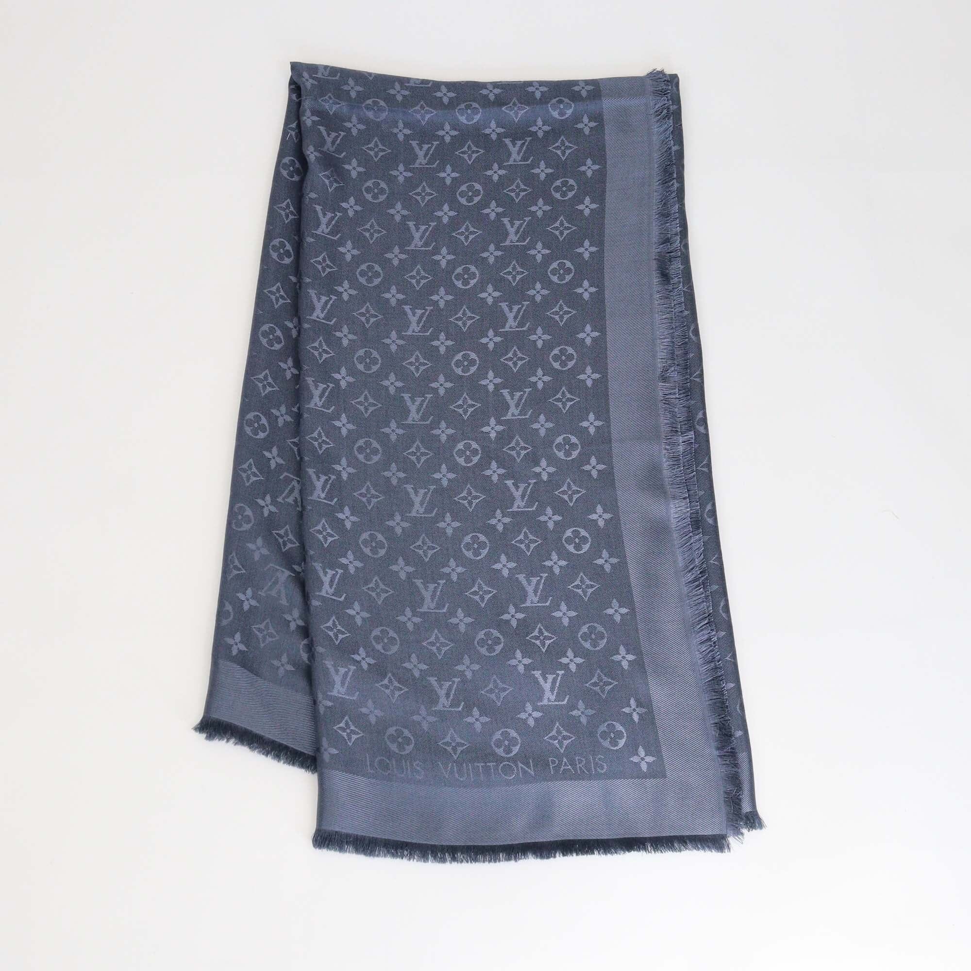 Louis Vuitton Carbone Monogram Classic Shawl Womens Louis Vuitton 