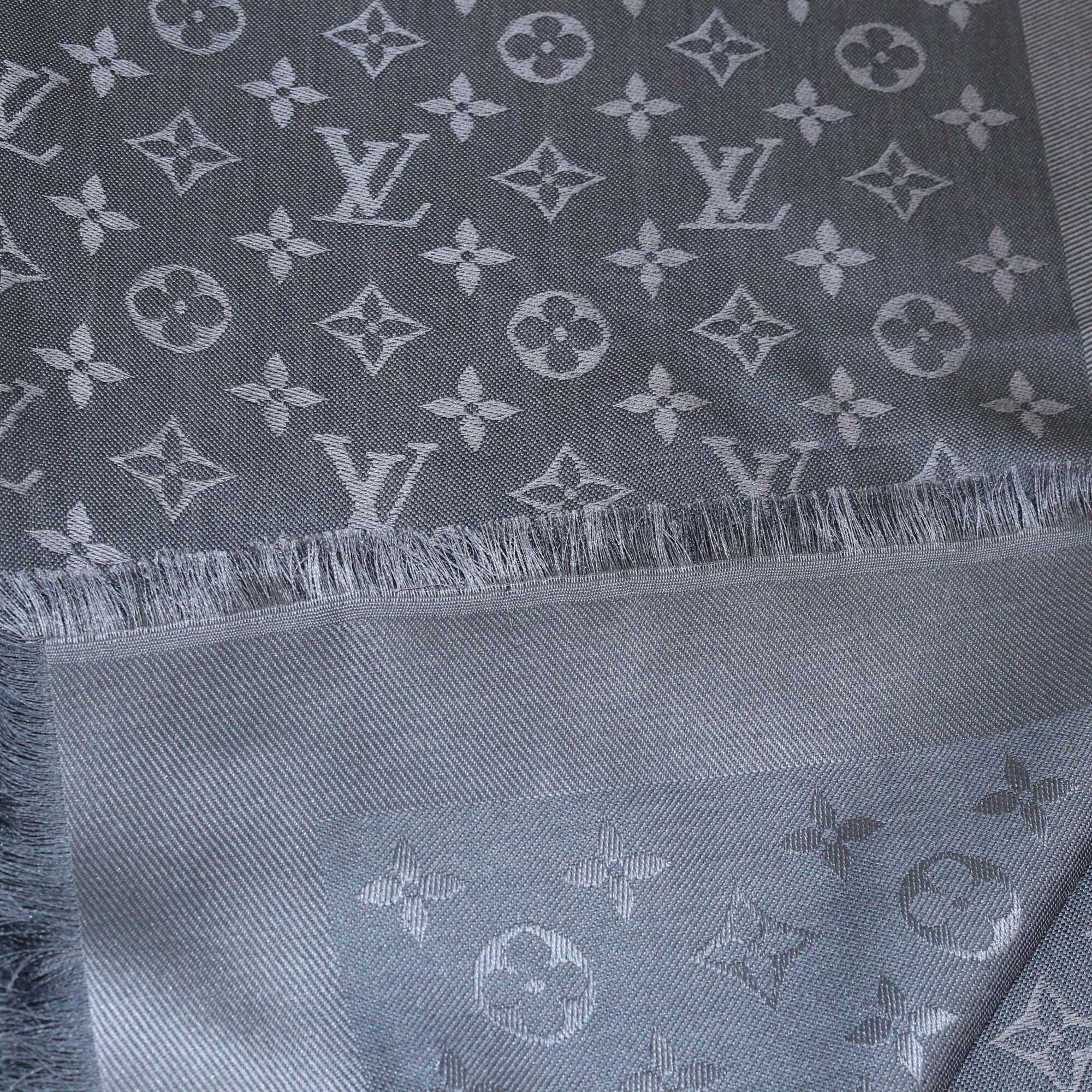 Louis Vuitton Carbone Monogram Classic Shawl Womens Louis Vuitton 