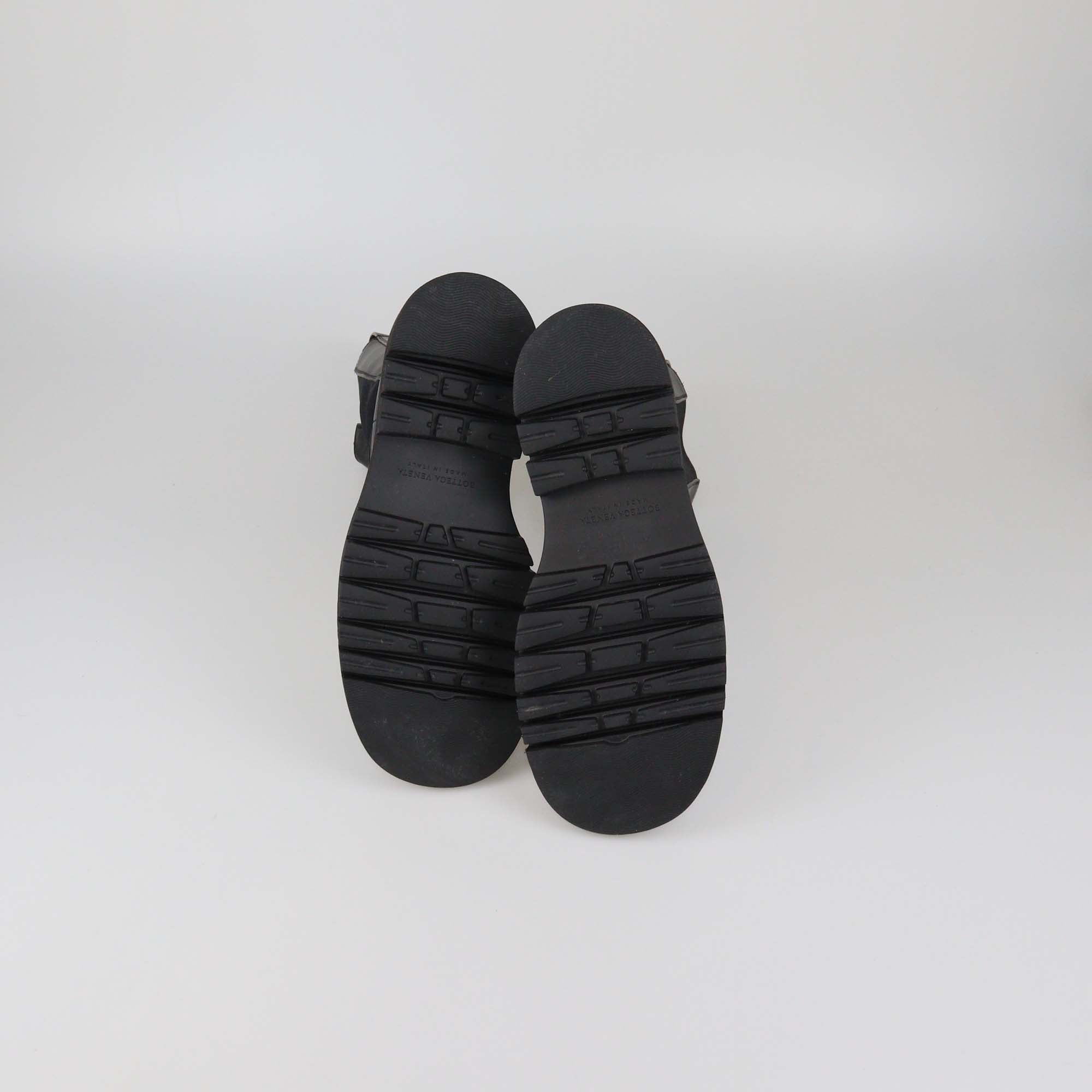 Bottega Veneta Black Leather Lug Chelsea Boots