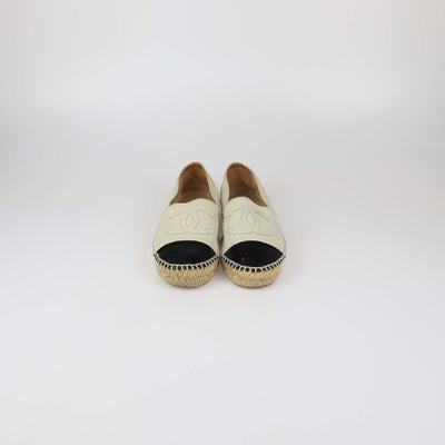 Chanel Light Beige/Black Crackled Effect Leather and Patent Leather Espadrilles Cap Toe Flats