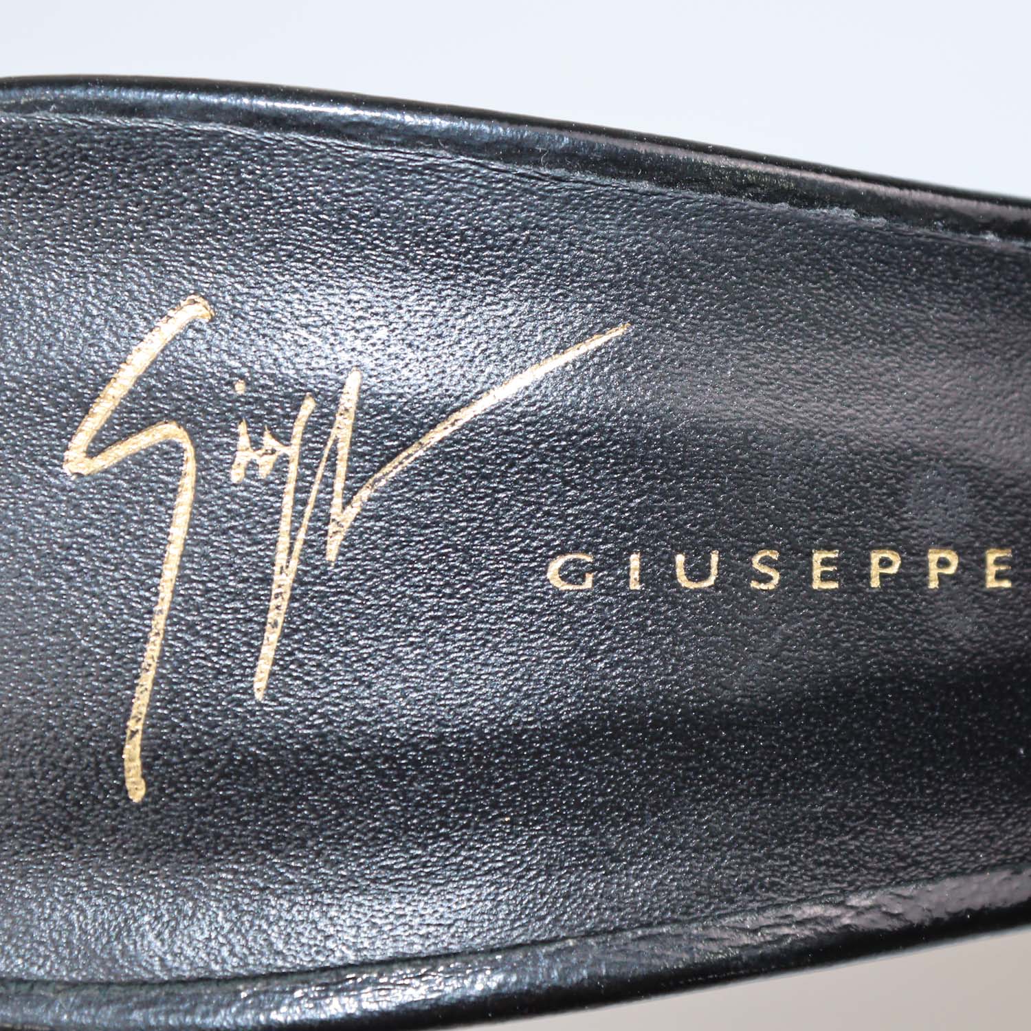 Giuseppe Zanotti Black Patent Leather Knot Sandals