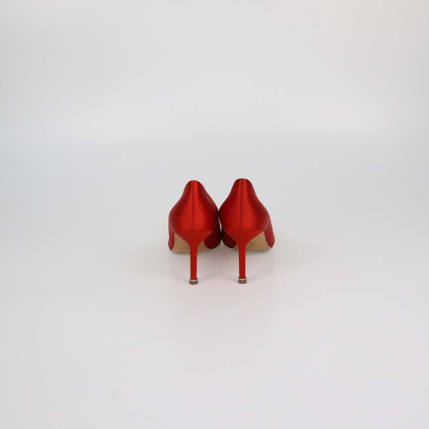 Manolo Blahnik Red Satin Hangisi Pumps
