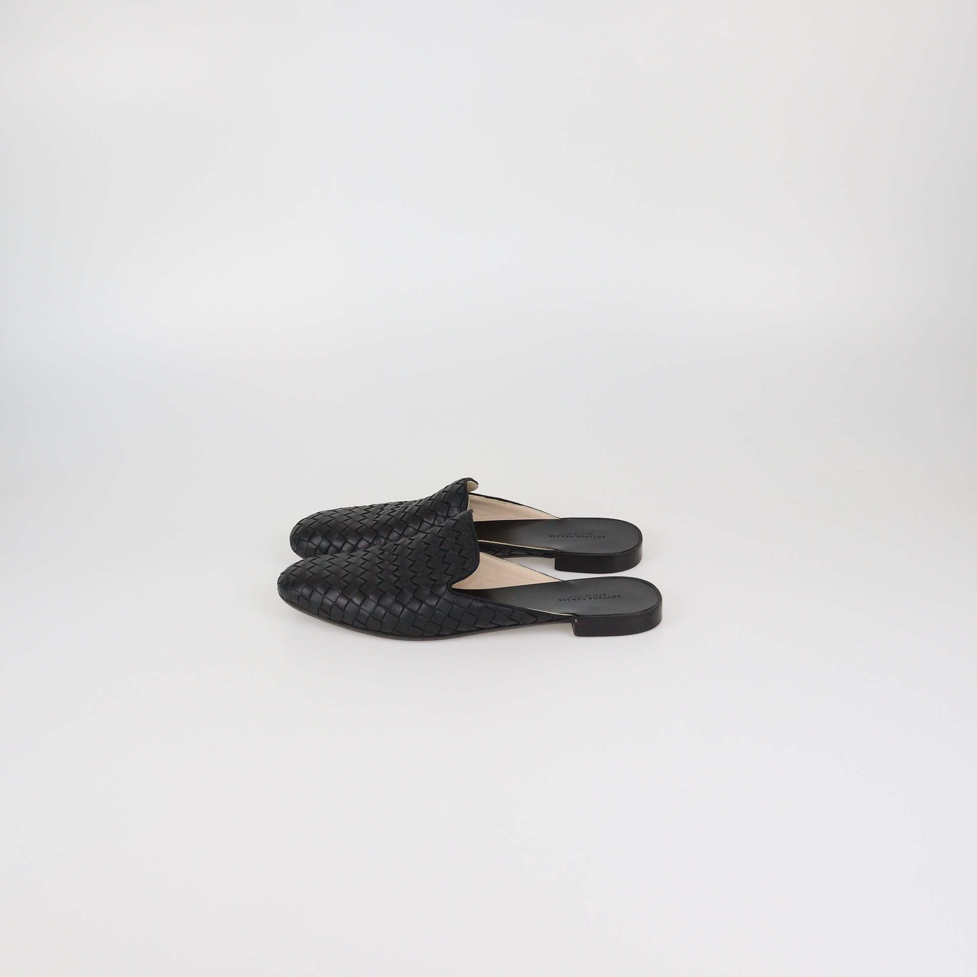 Bottega Veneta Black Intrecciato Leather Fiandra Flat Mules