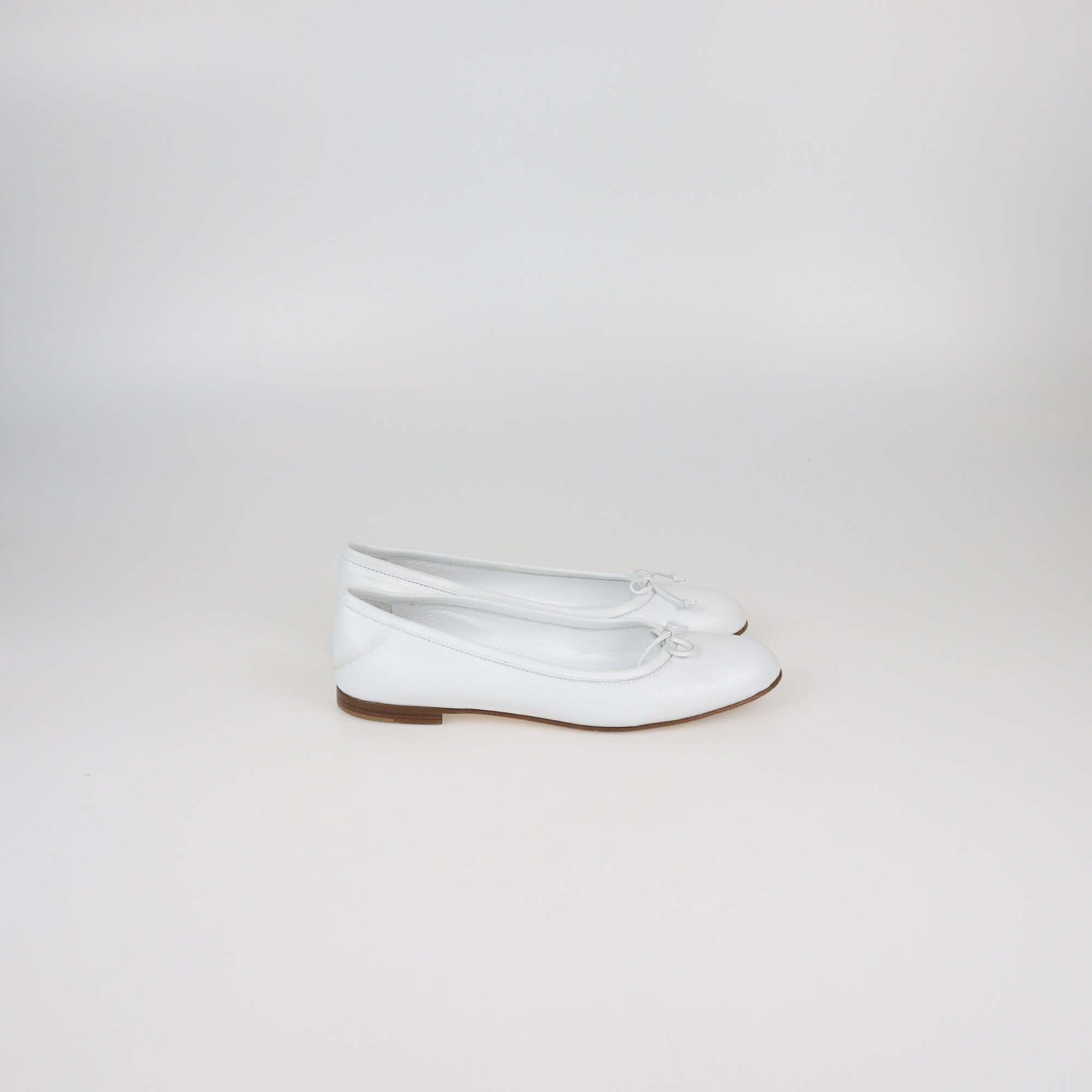 Manolo Blahnik White Veralli Bow Ballet Flats Womens Manolo Blahnik 