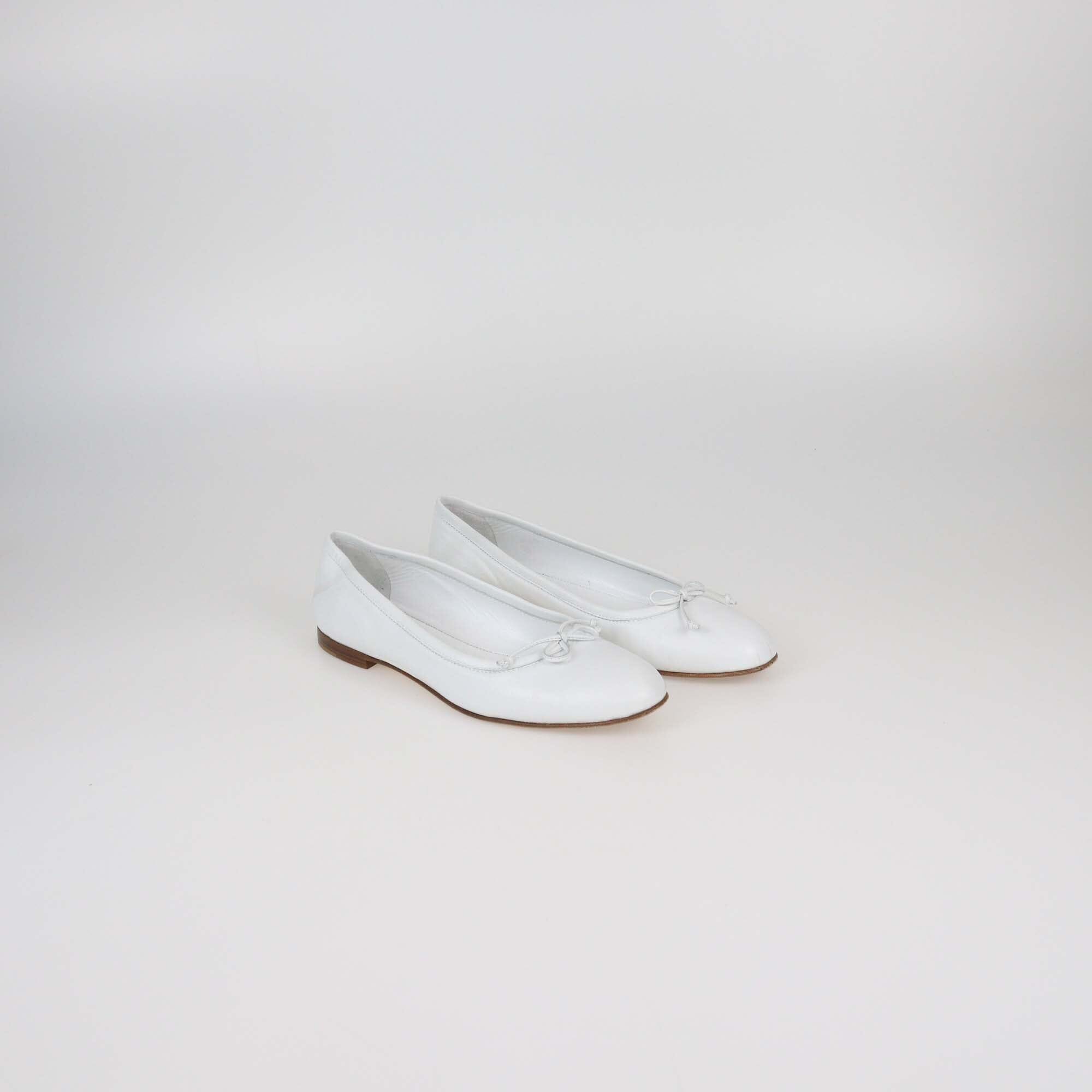 Manolo Blahnik White Veralli Bow Ballet Flats Womens Manolo Blahnik 