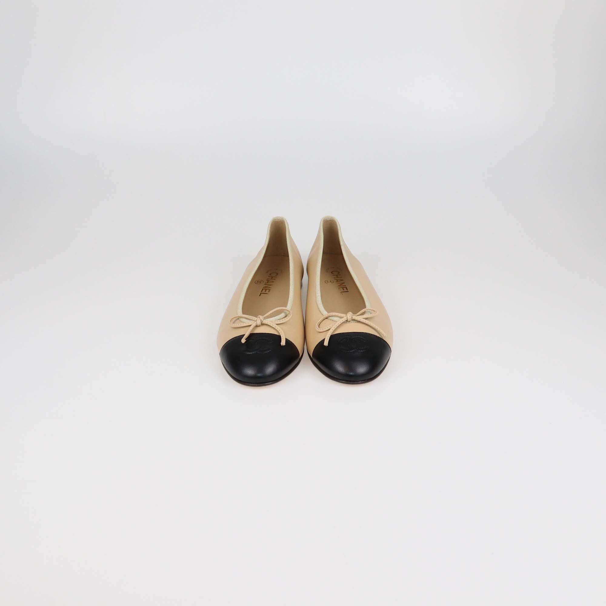 Chanel Beige/Black Leather Bow CC Cap Toe Flats