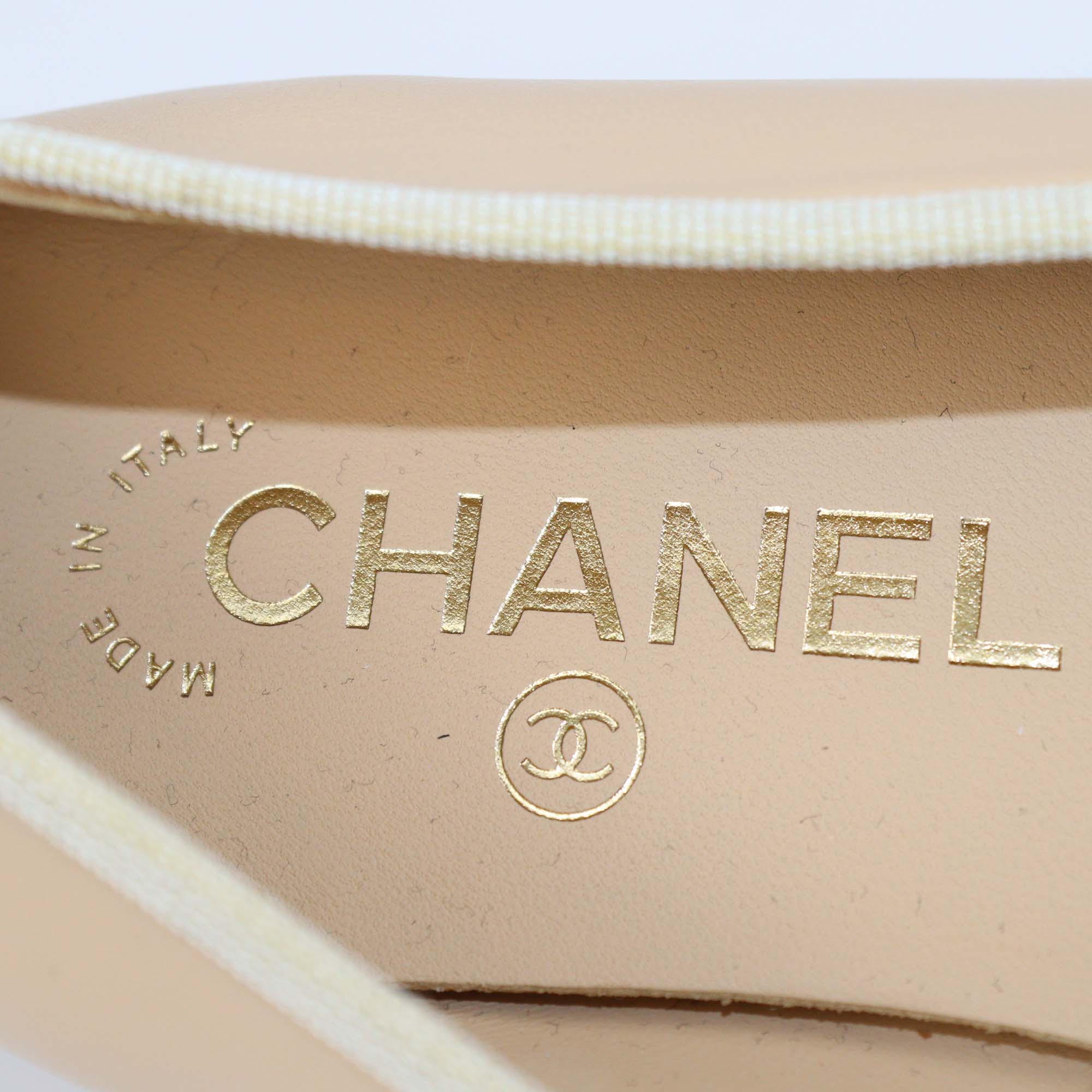 Chanel Beige/Black Leather Bow CC Cap Toe Flats