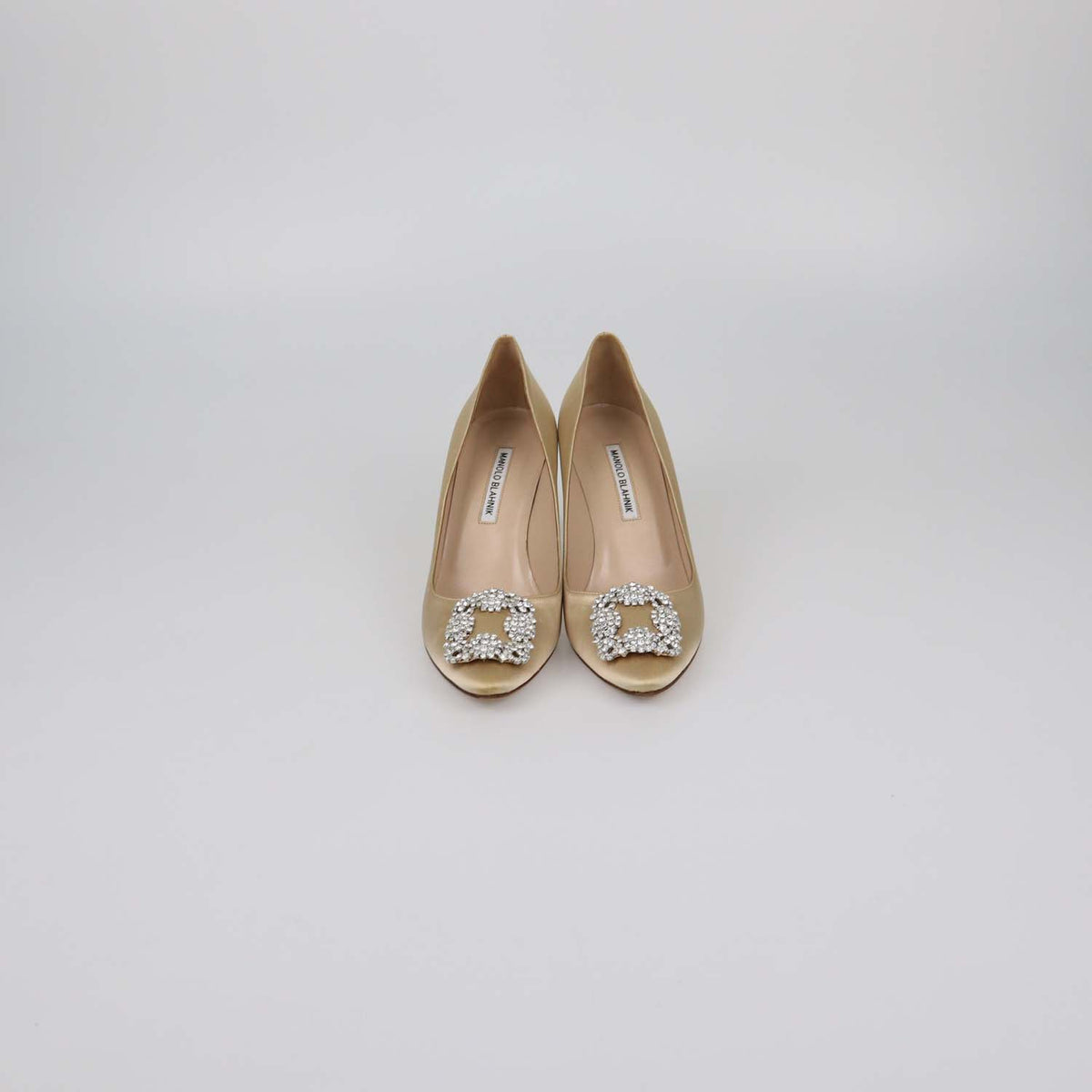 Manolo Blahnik Beige Satin Hangisi Pumps