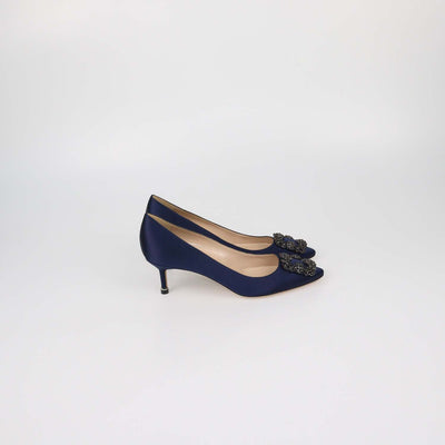 Manolo Blahnik Navy Blue Satin Hangisi Pumps