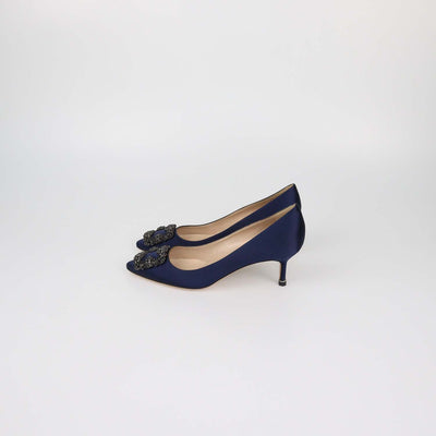 Manolo Blahnik Navy Blue Satin Hangisi Pumps