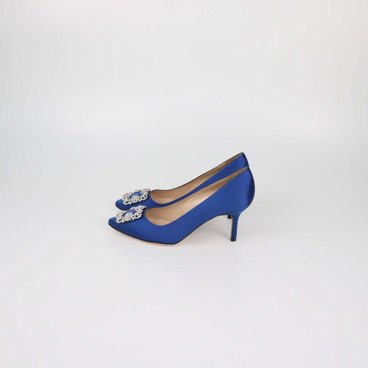 Manolo Blahnik Blue Satin Hangisi Pumps
