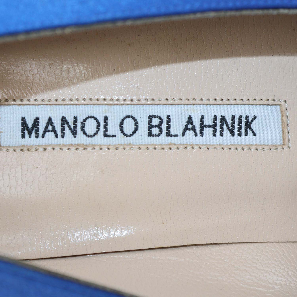 Manolo Blahnik Blue Satin Hangisi Pumps