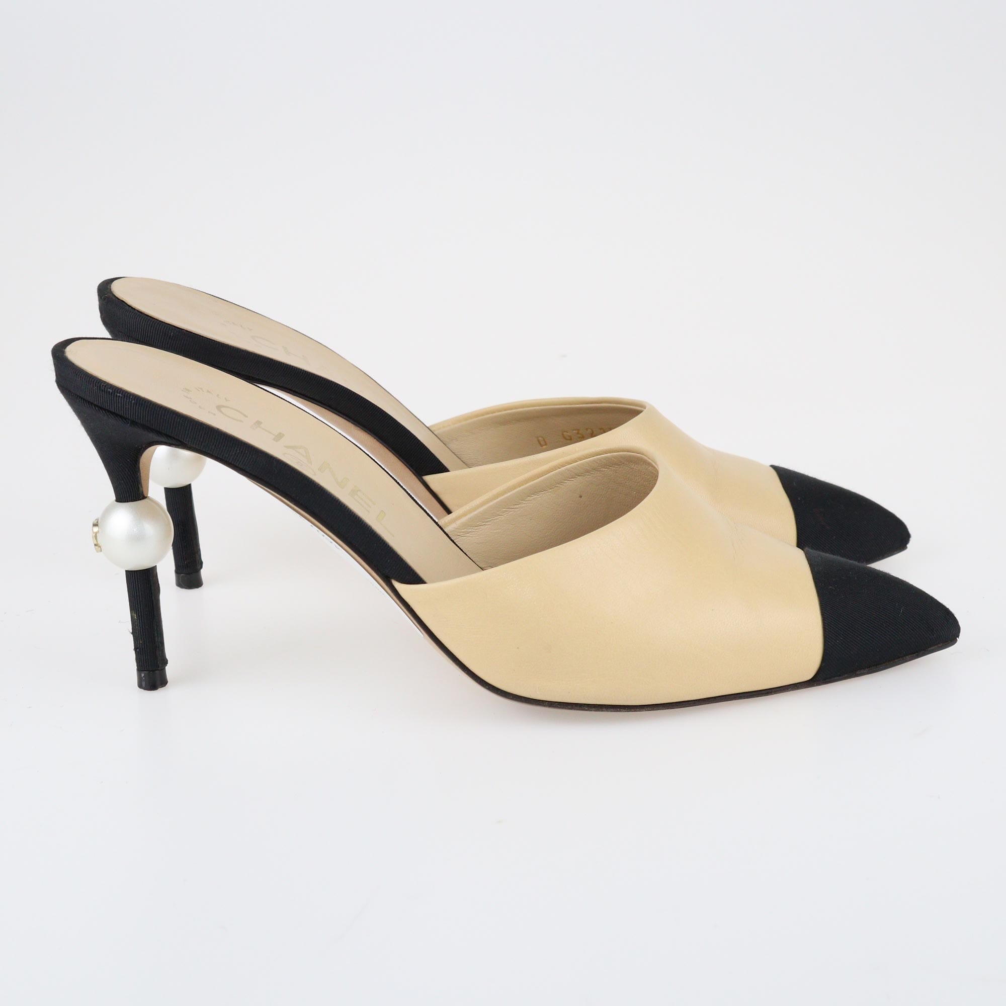 Beige/Black Pearl Heel Pointed Pumps Shoes Chanel 