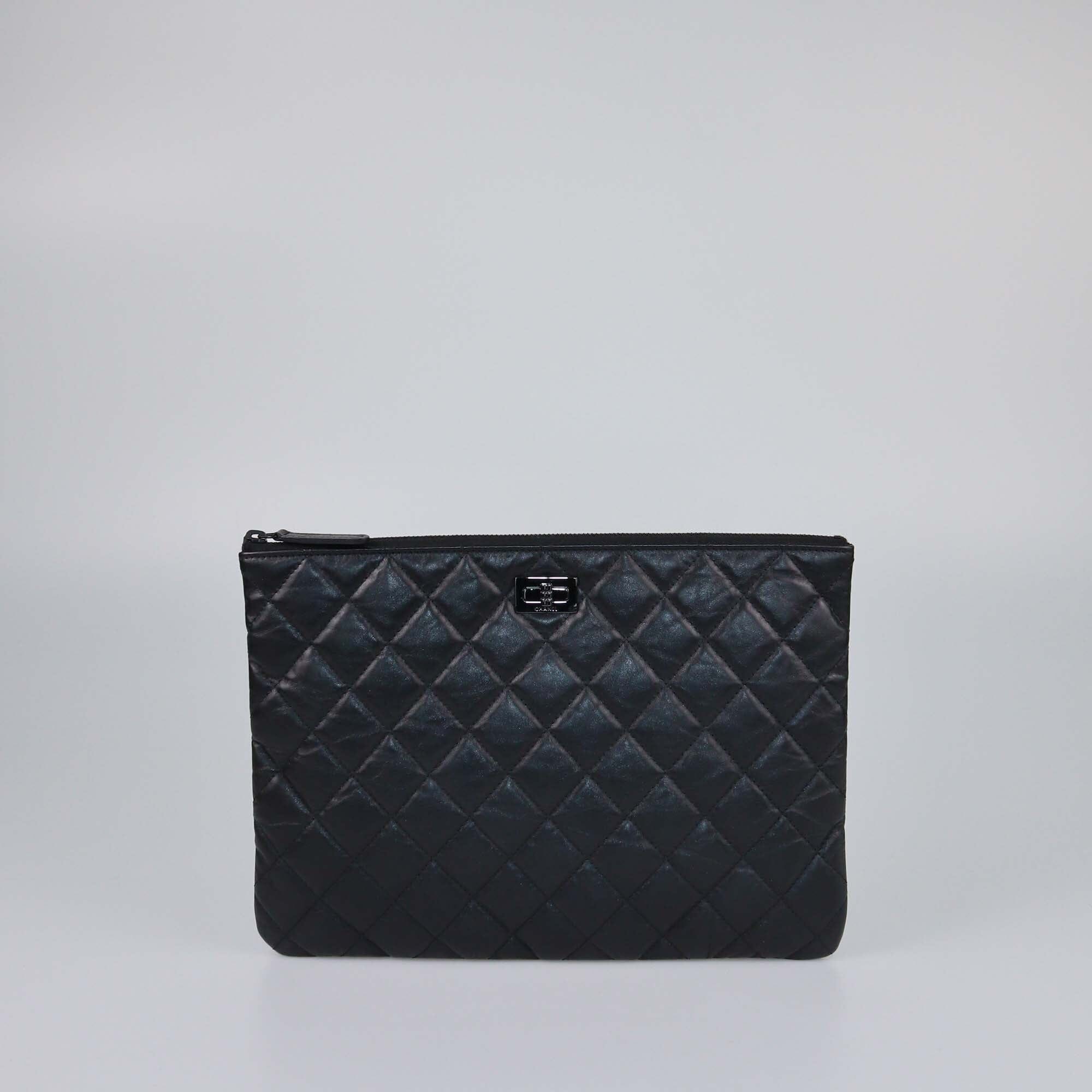 Chanel Black Quilted Medium Reissue O Case Clutch Womens Chanel 