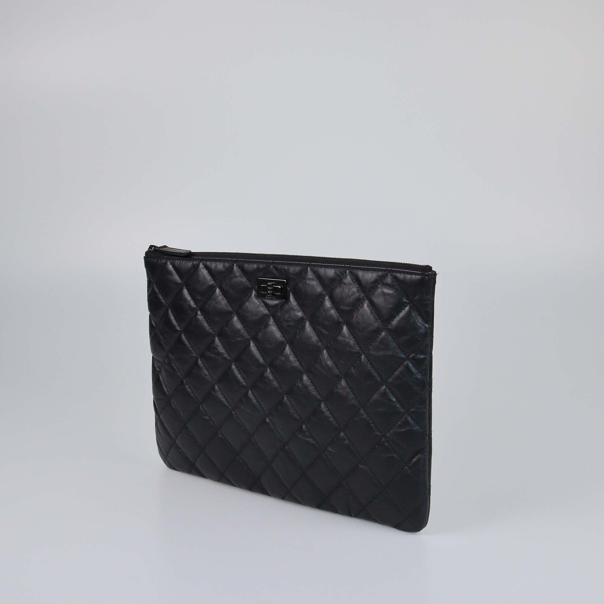 Chanel Black Quilted Medium Reissue O Case Clutch Womens Chanel 